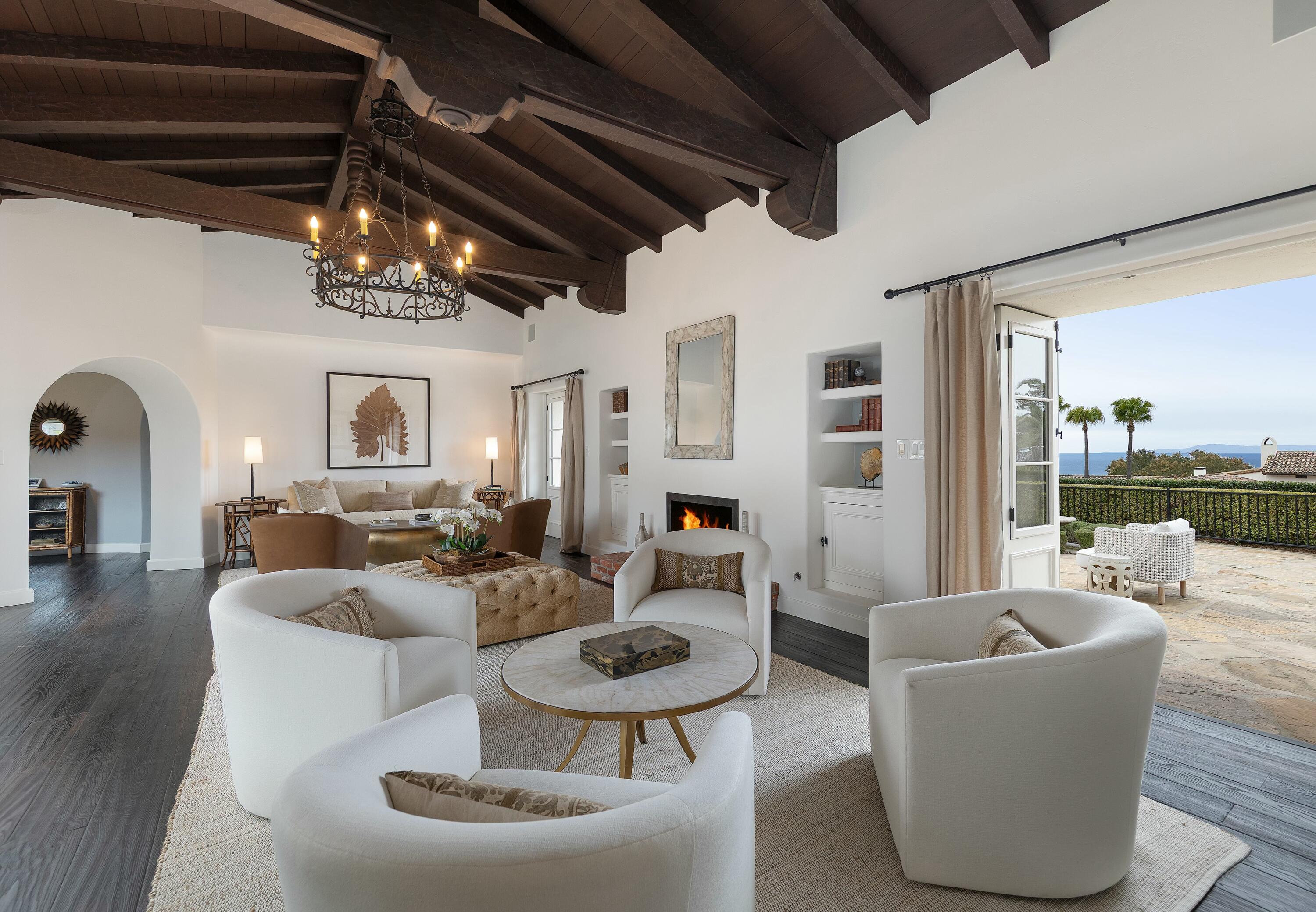 Santa Barbara, California 93103, United States, 4 Bedrooms Bedrooms, ,5 BathroomsBathrooms,Residential,Pending,87732