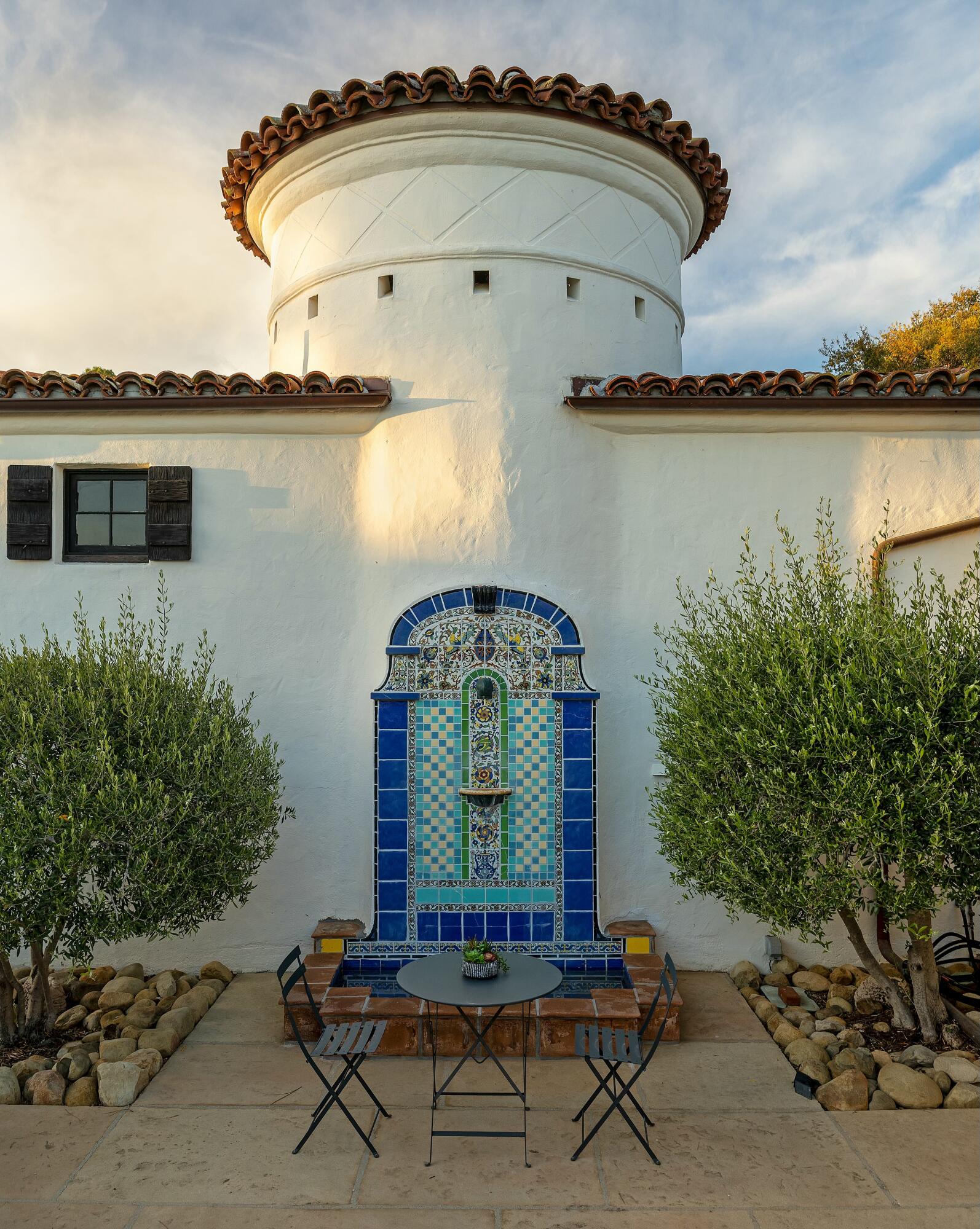 Santa Barbara, California 93103, United States, 4 Bedrooms Bedrooms, ,5 BathroomsBathrooms,Residential,Pending,87732