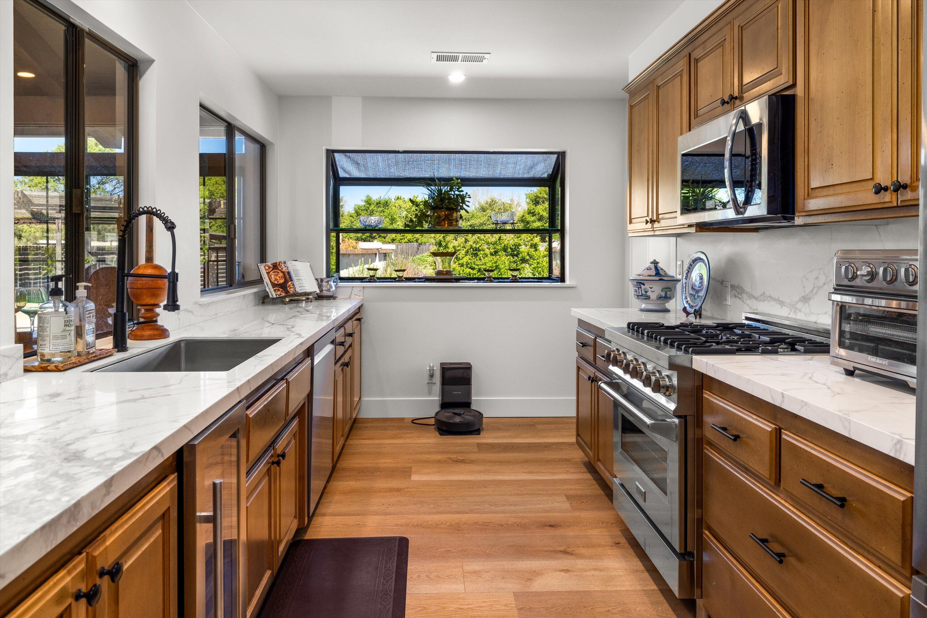 Santa Ynez, California 93460, United States, 3 Bedrooms Bedrooms, ,3 BathroomsBathrooms,Residential,Pending,10497