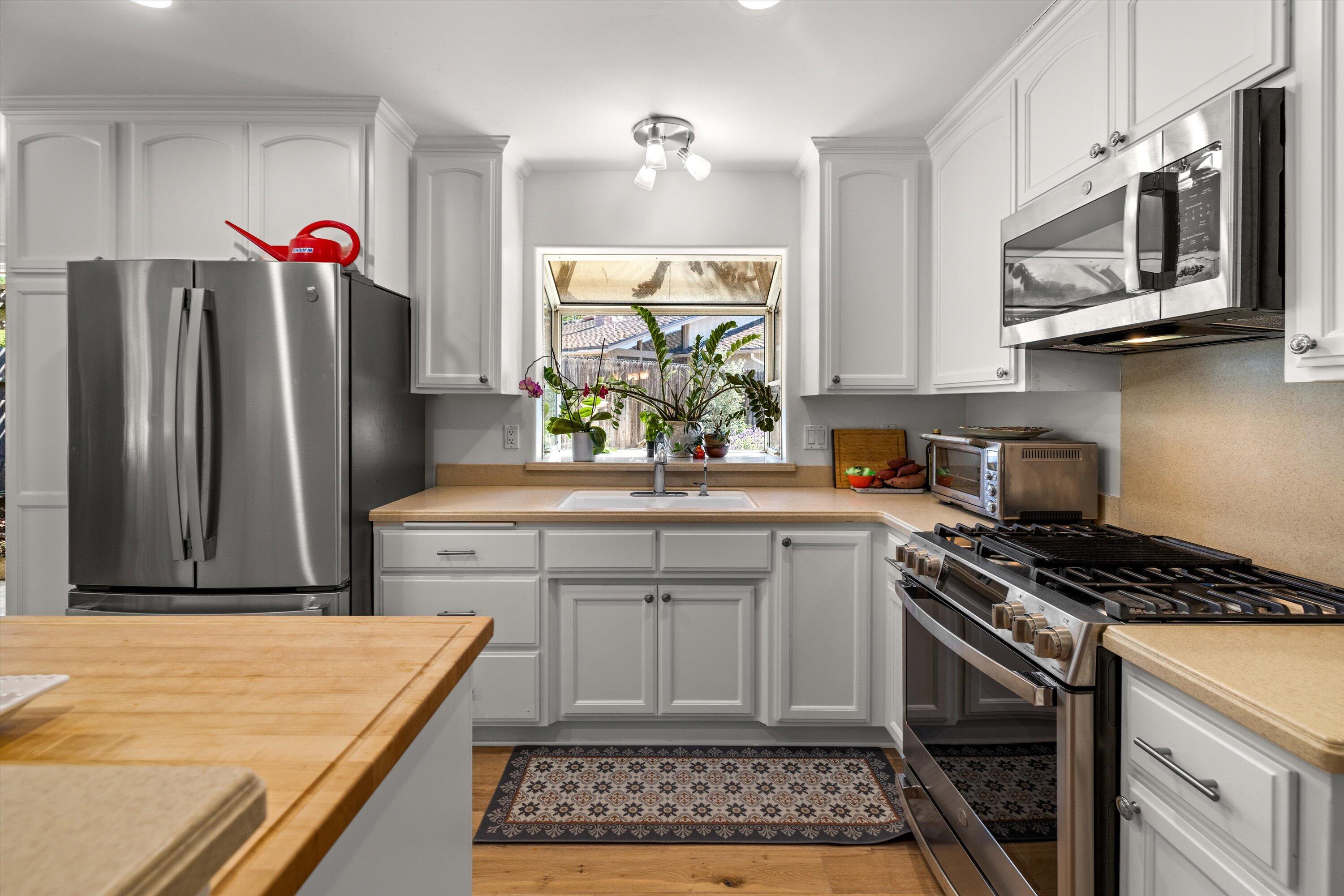 Santa Ynez, California 93460, United States, 3 Bedrooms Bedrooms, ,3 BathroomsBathrooms,Residential,Pending,10497