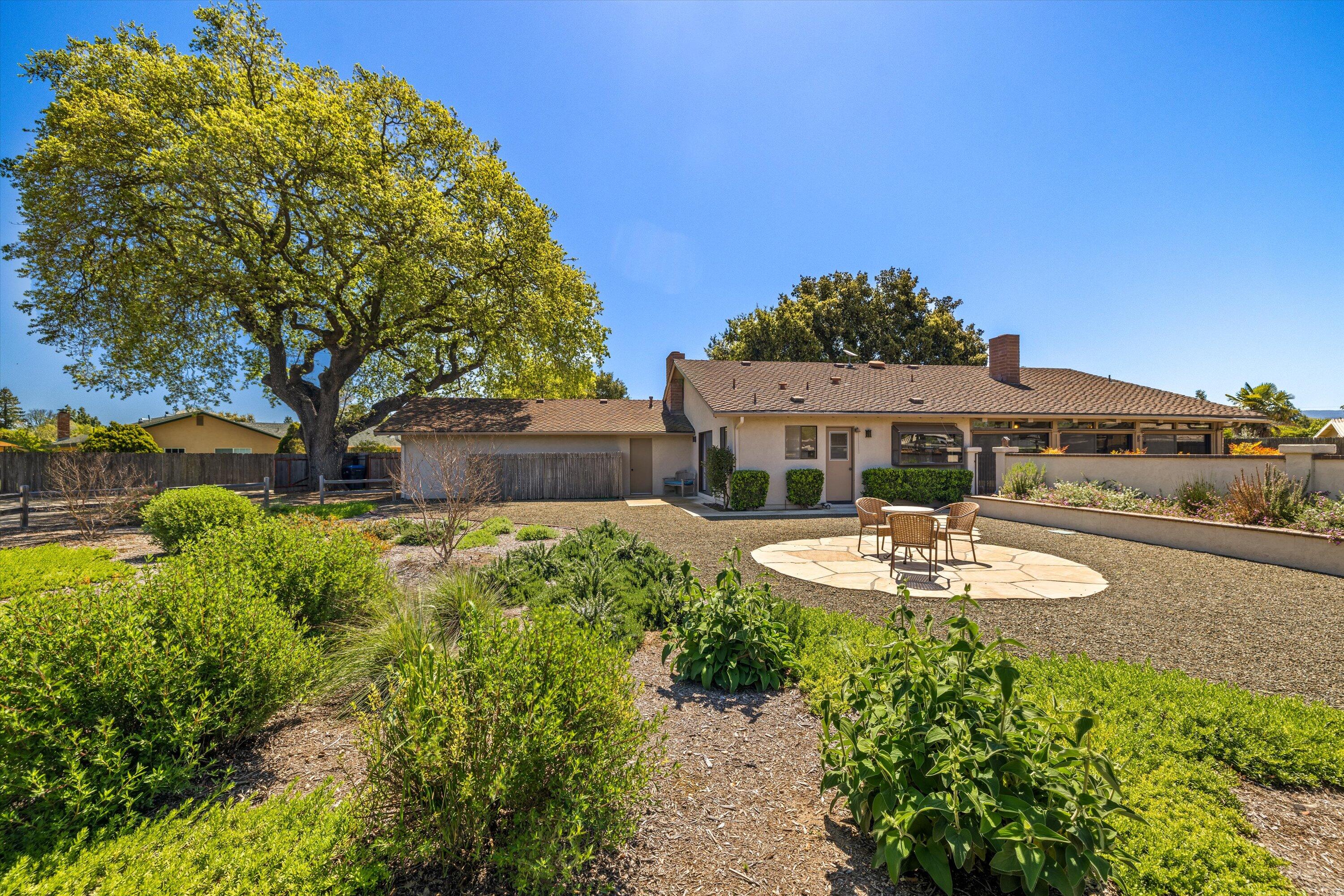 Santa Ynez, California 93460, United States, 3 Bedrooms Bedrooms, ,3 BathroomsBathrooms,Residential,Pending,10497