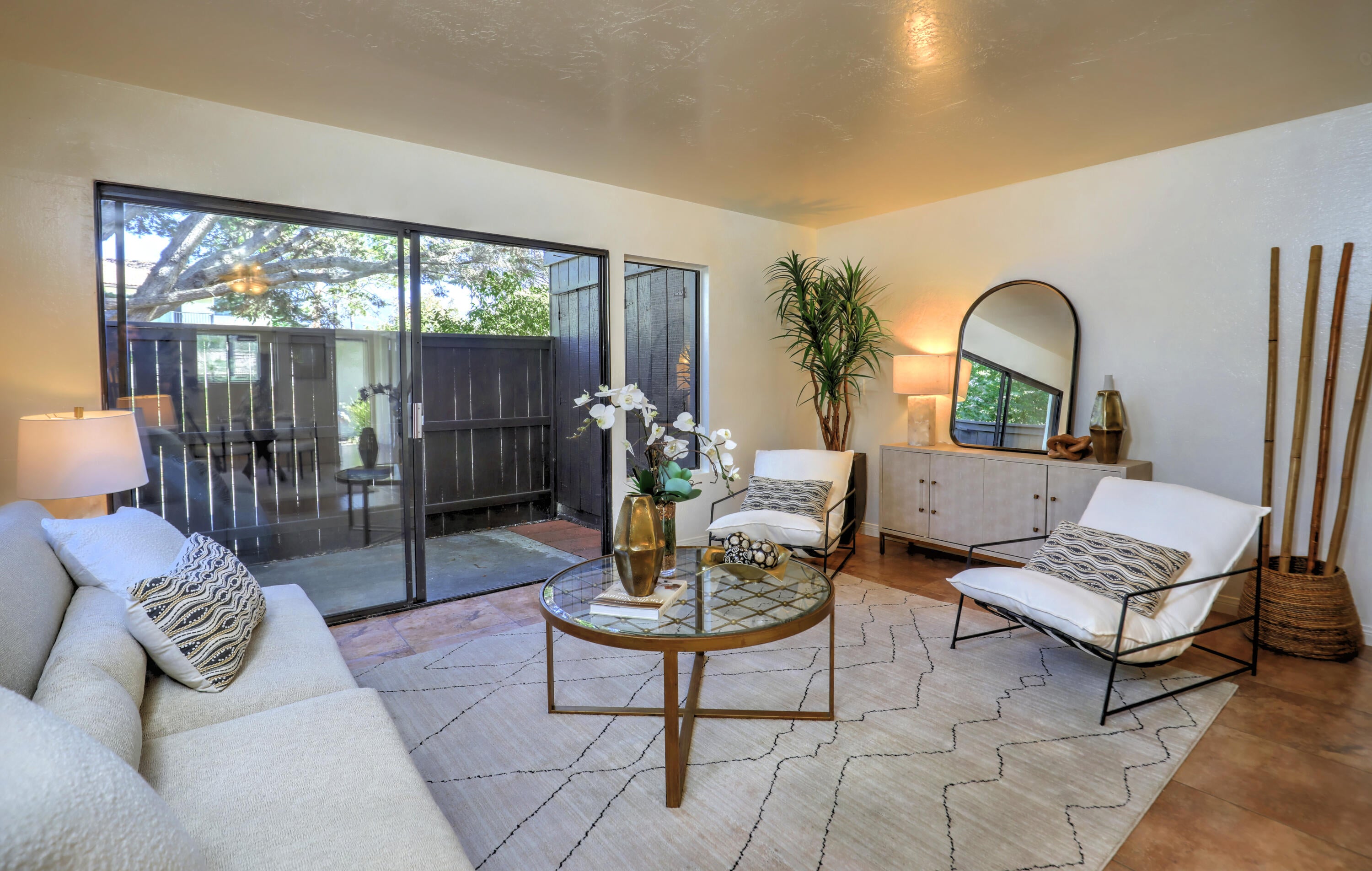 1035 Miramonte Drive 8