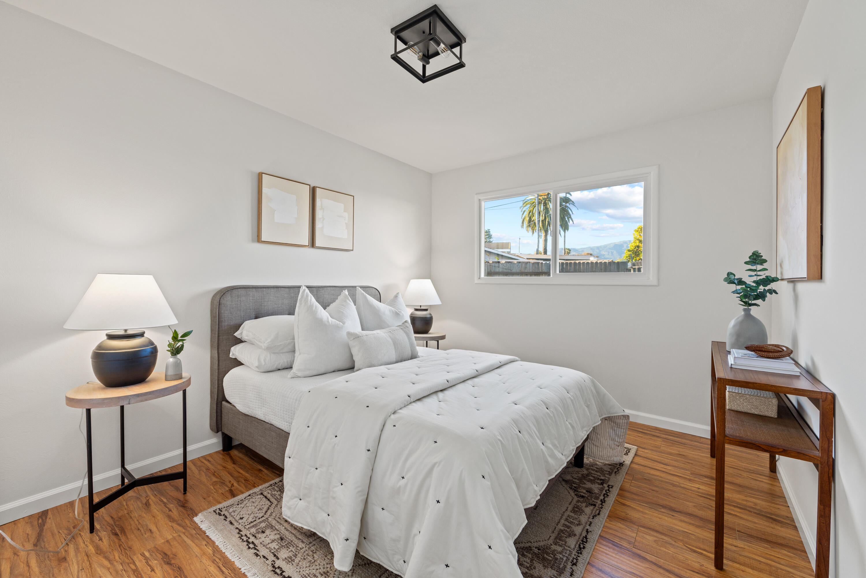 Santa Barbara, California 93111, United States, 3 Bedrooms Bedrooms, ,2 BathroomsBathrooms,Residential,Pending,129442