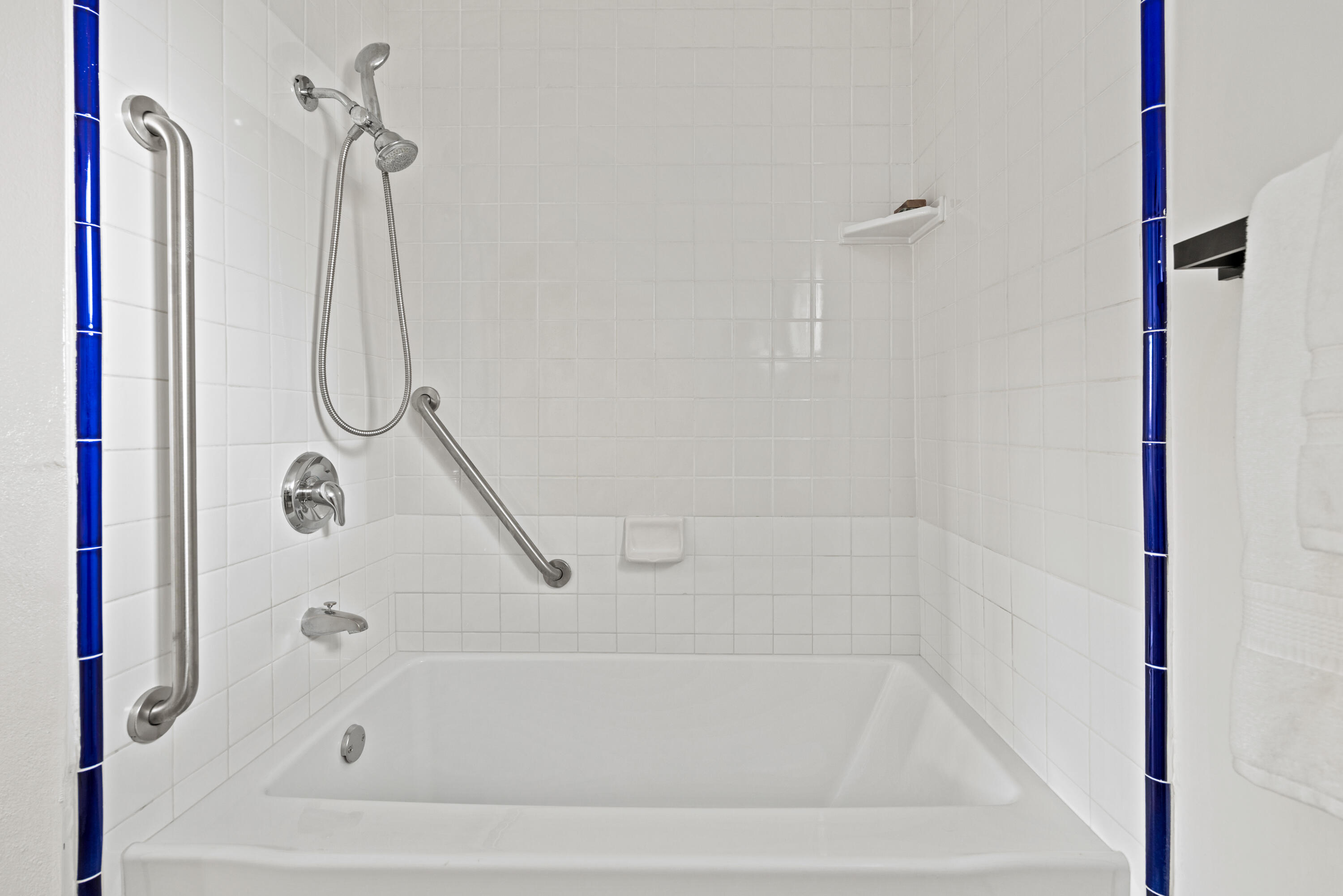 Santa Barbara, California 93111, United States, 3 Bedrooms Bedrooms, ,2 BathroomsBathrooms,Residential,Pending,129442