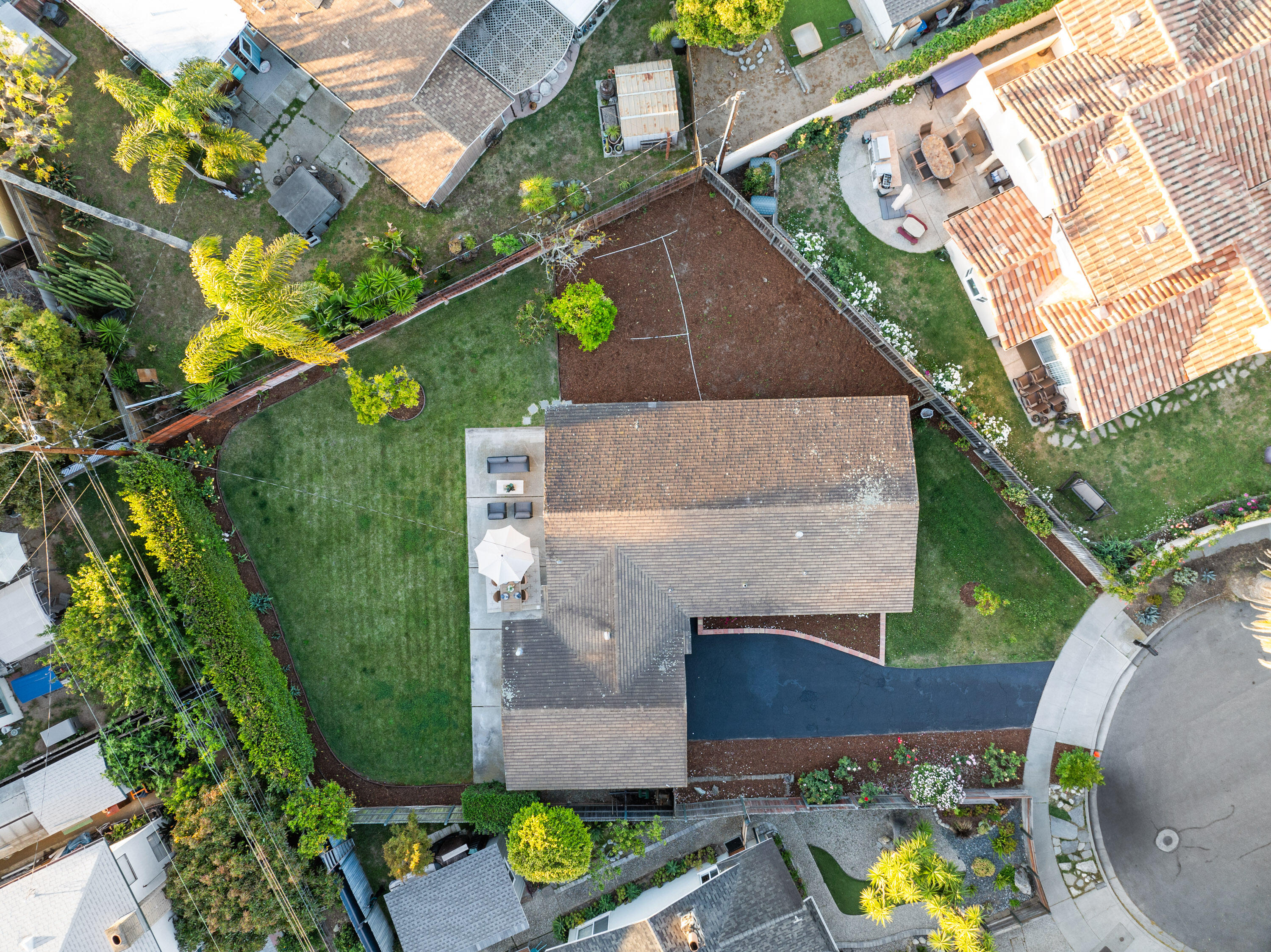 Santa Barbara, California 93111, United States, 3 Bedrooms Bedrooms, ,2 BathroomsBathrooms,Residential,Pending,129442