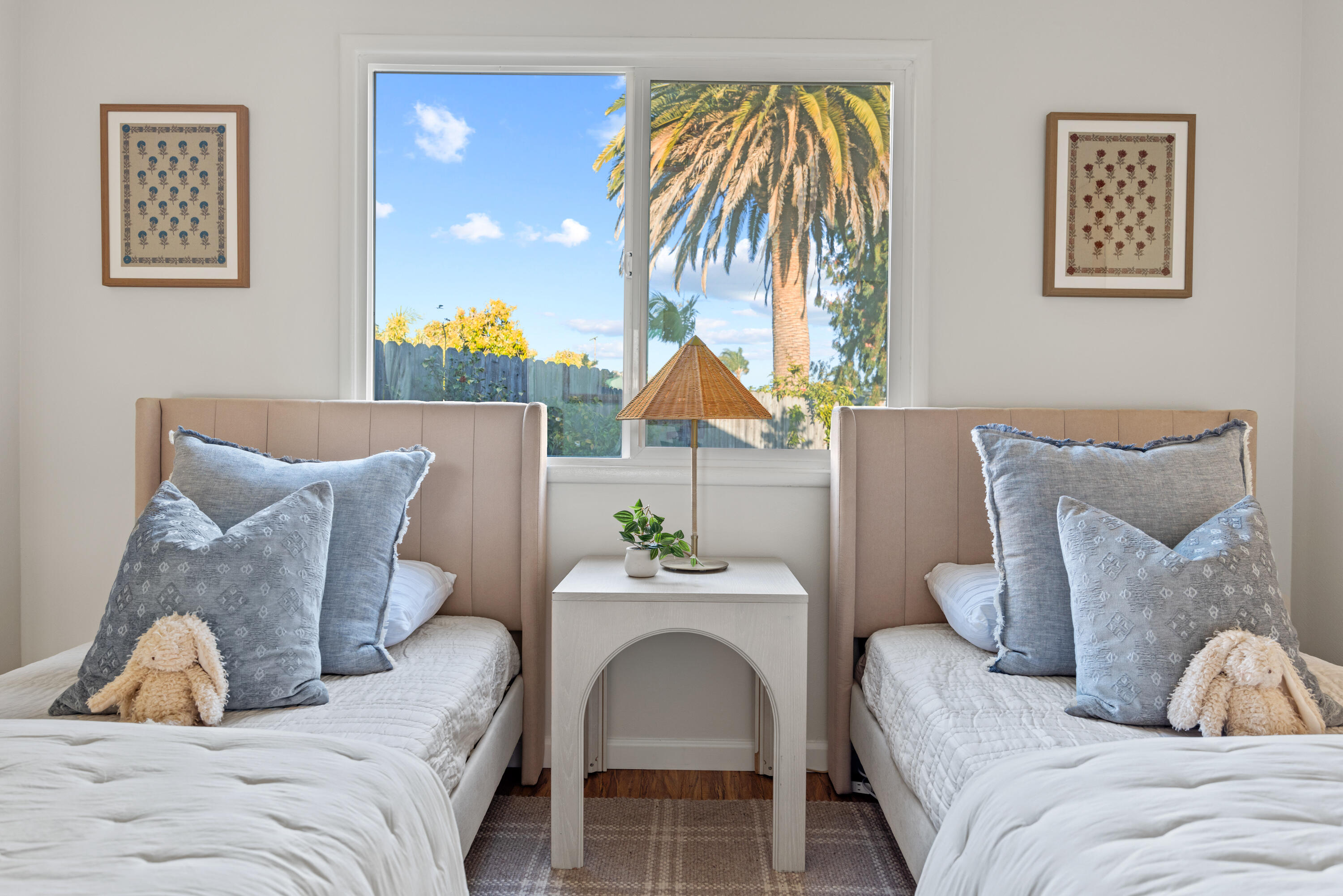 Santa Barbara, California 93111, United States, 3 Bedrooms Bedrooms, ,2 BathroomsBathrooms,Residential,Pending,129442