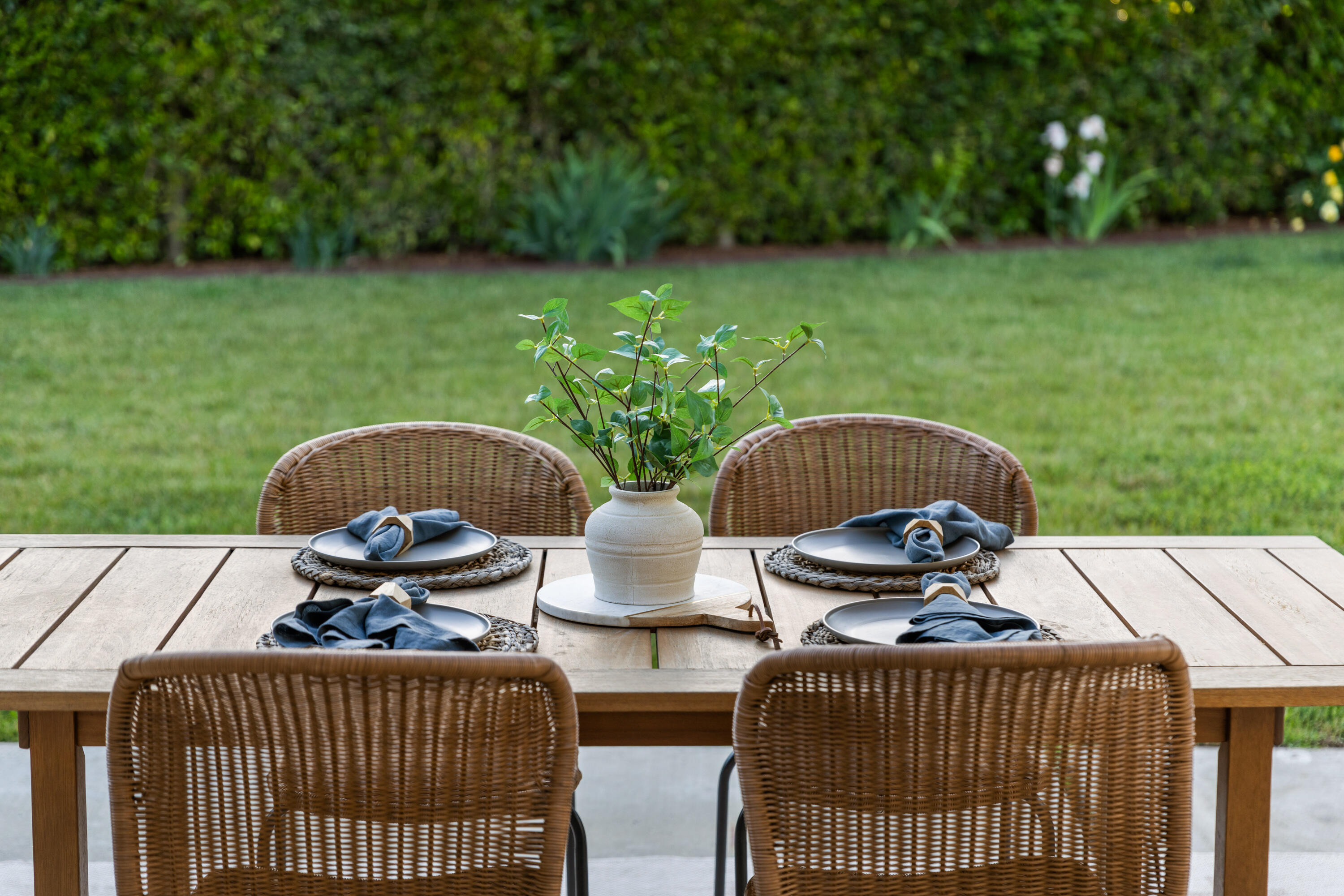 Santa Barbara, California 93111, United States, 3 Bedrooms Bedrooms, ,2 BathroomsBathrooms,Residential,Pending,129442