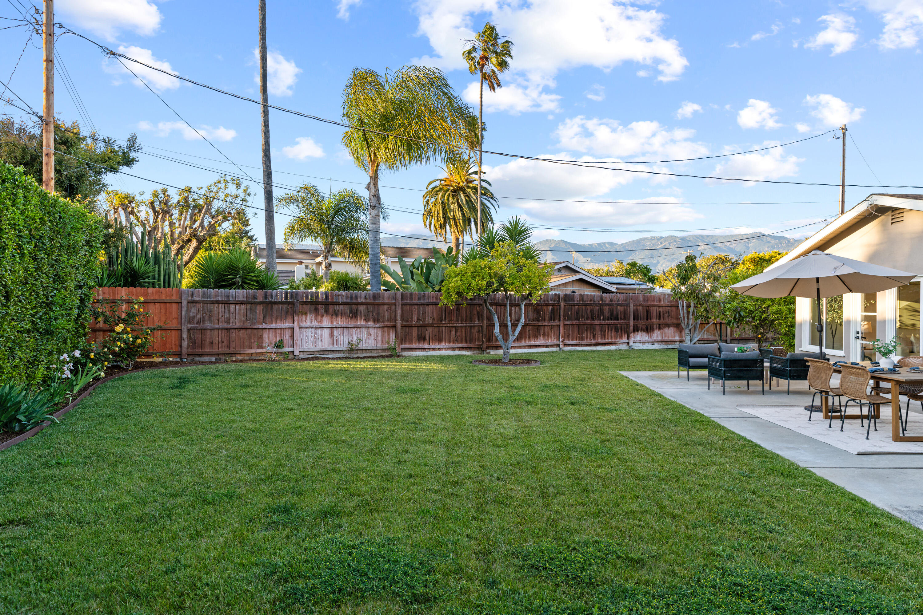 Santa Barbara, California 93111, United States, 3 Bedrooms Bedrooms, ,2 BathroomsBathrooms,Residential,Pending,129442