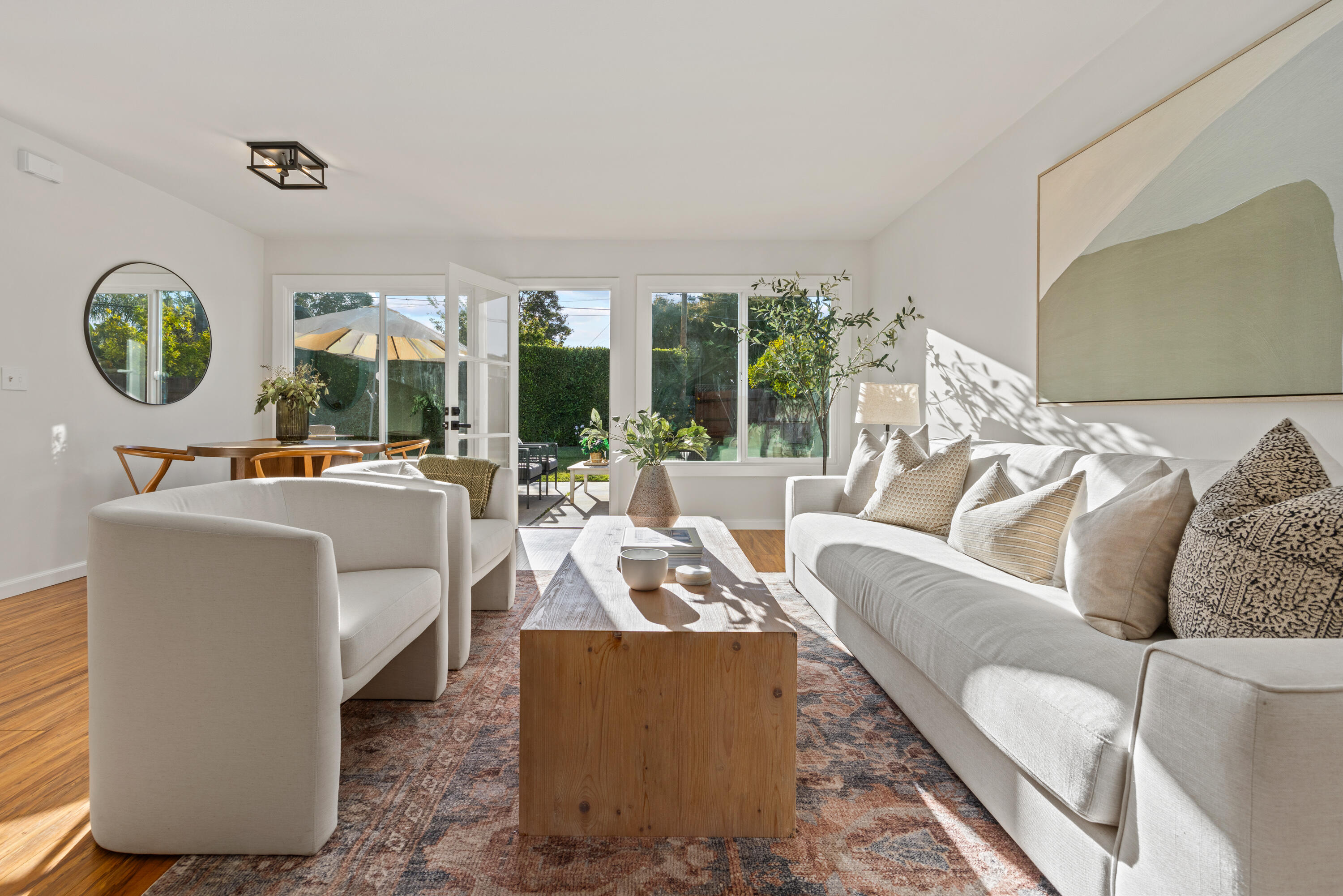 Santa Barbara, California 93111, United States, 3 Bedrooms Bedrooms, ,2 BathroomsBathrooms,Residential,Pending,129442