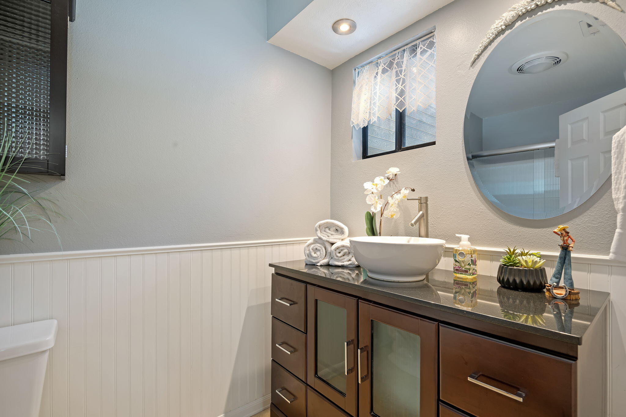 Los Alamos, California 93440, United States, 3 Bedrooms Bedrooms, ,3 BathroomsBathrooms,Residential,Pending,128169