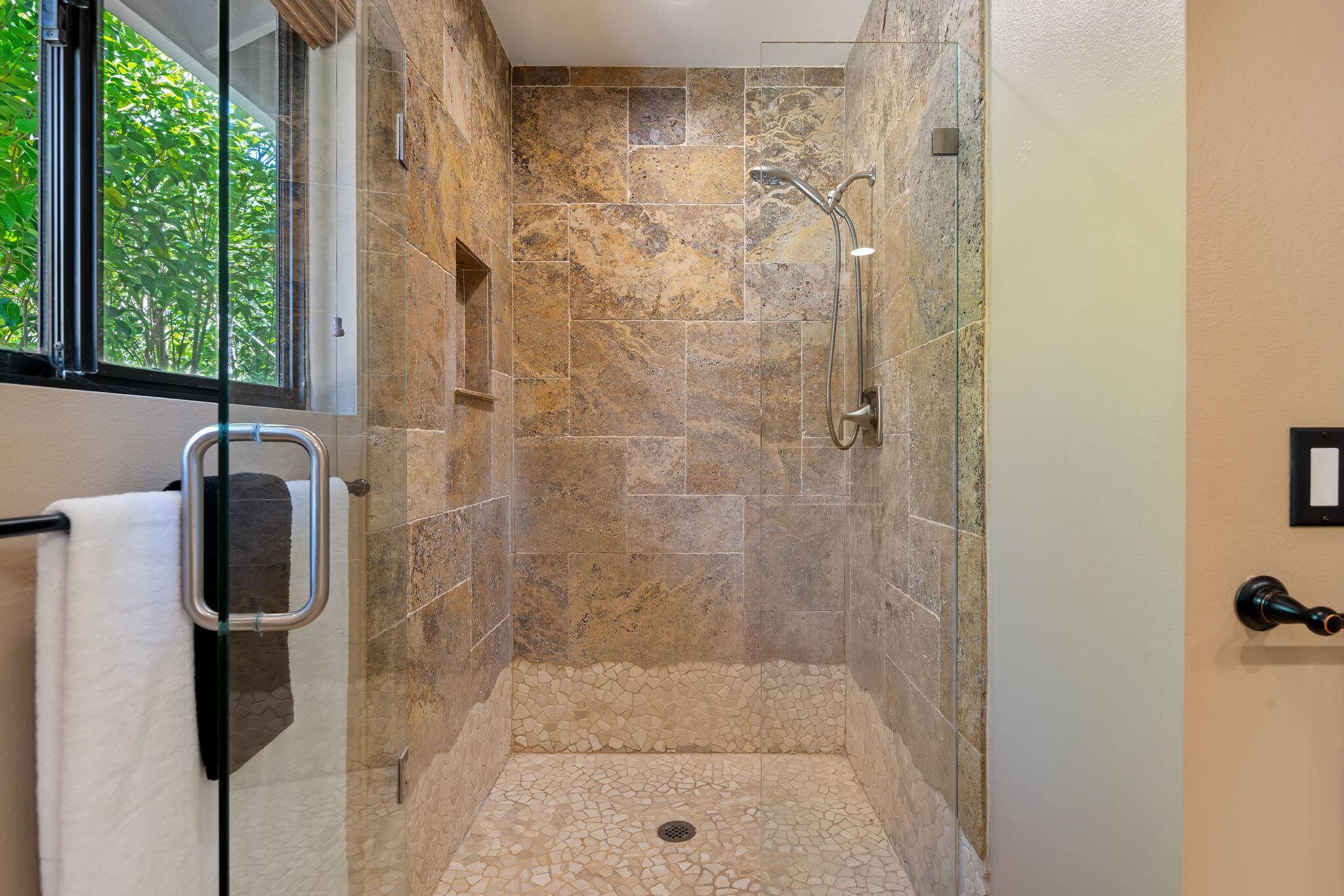 Los Alamos, California 93440, United States, 3 Bedrooms Bedrooms, ,3 BathroomsBathrooms,Residential,Pending,128169