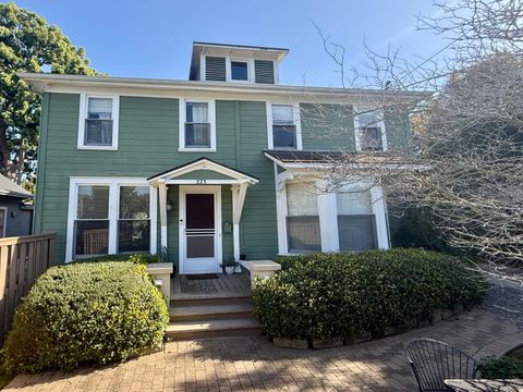 223-225 W Arrellaga Street SANTA BARBARA CA 93101