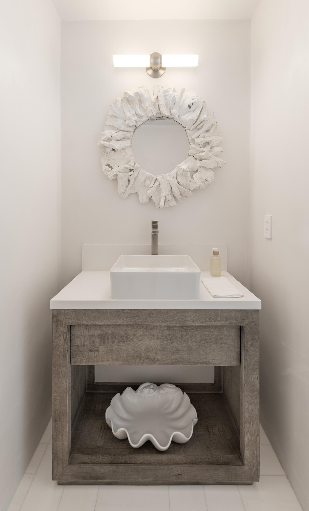 Montecito, California 93108, United States, 3 Bedrooms Bedrooms, ,3 BathroomsBathrooms,Residential,Active,205767