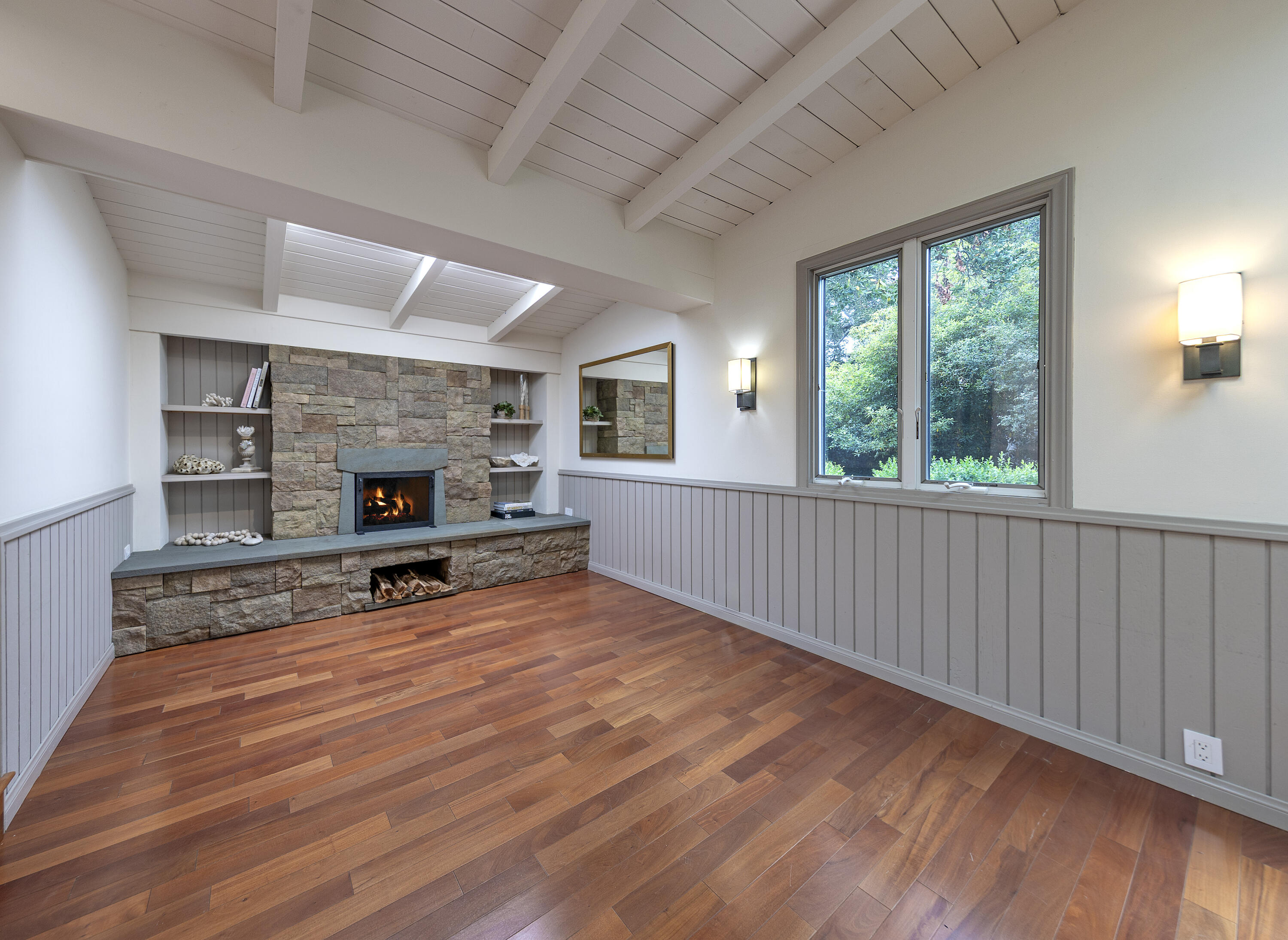 Montecito, California 93108, United States, 3 Bedrooms Bedrooms, ,3 BathroomsBathrooms,Residential,Active,205767