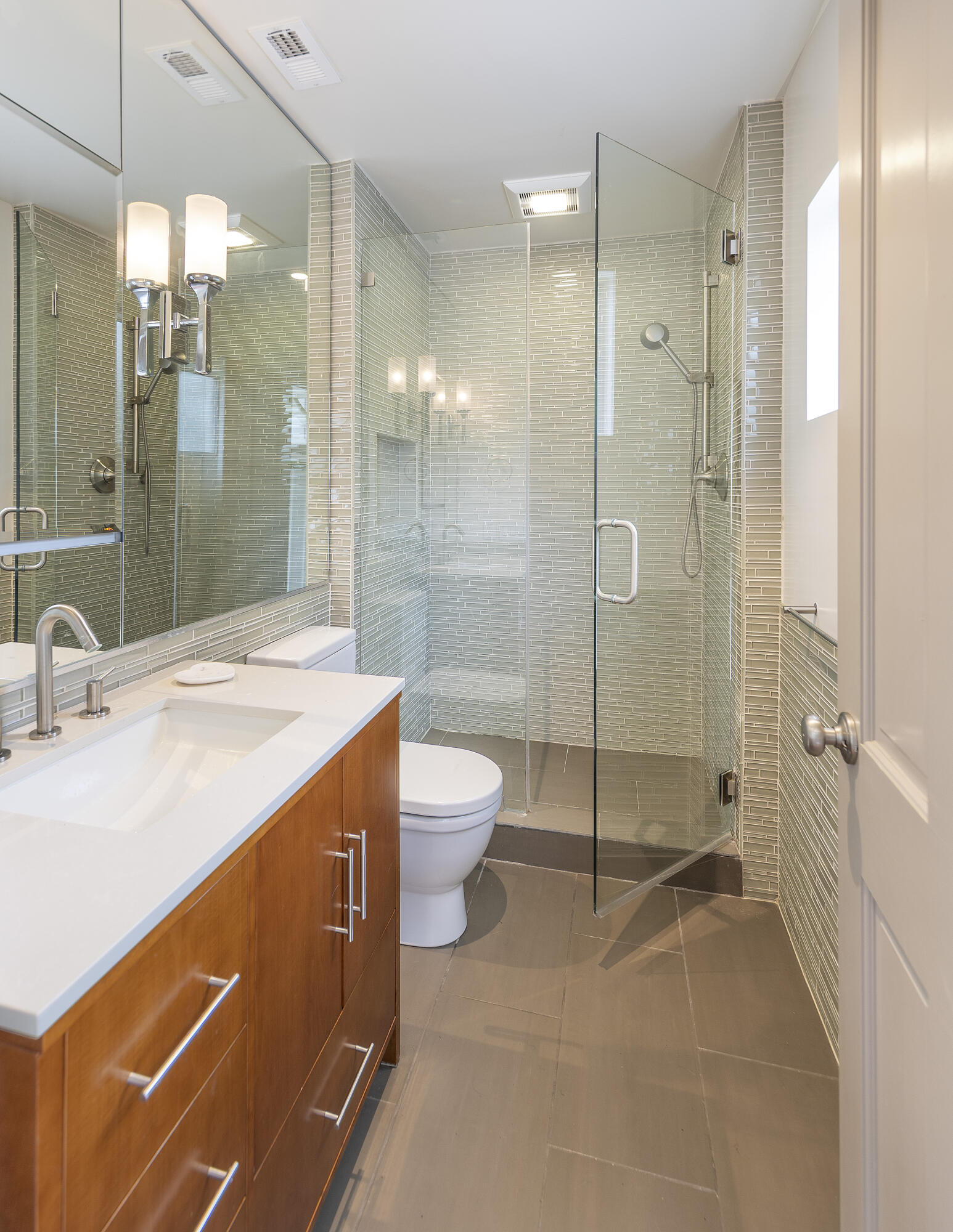 Montecito, California 93108, United States, 3 Bedrooms Bedrooms, ,3 BathroomsBathrooms,Residential,Active,205767