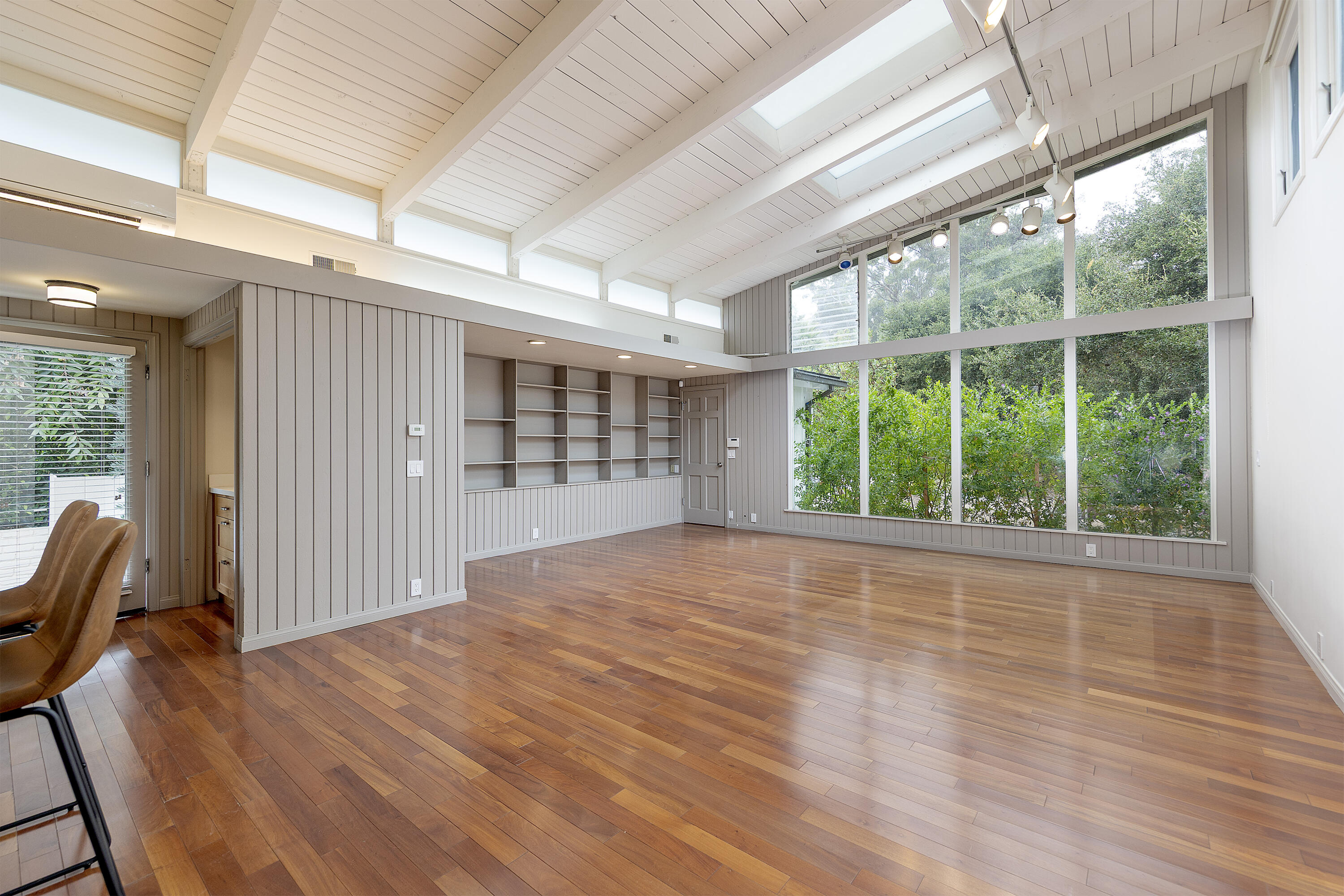 Montecito, California 93108, United States, 3 Bedrooms Bedrooms, ,3 BathroomsBathrooms,Residential,Active,205767