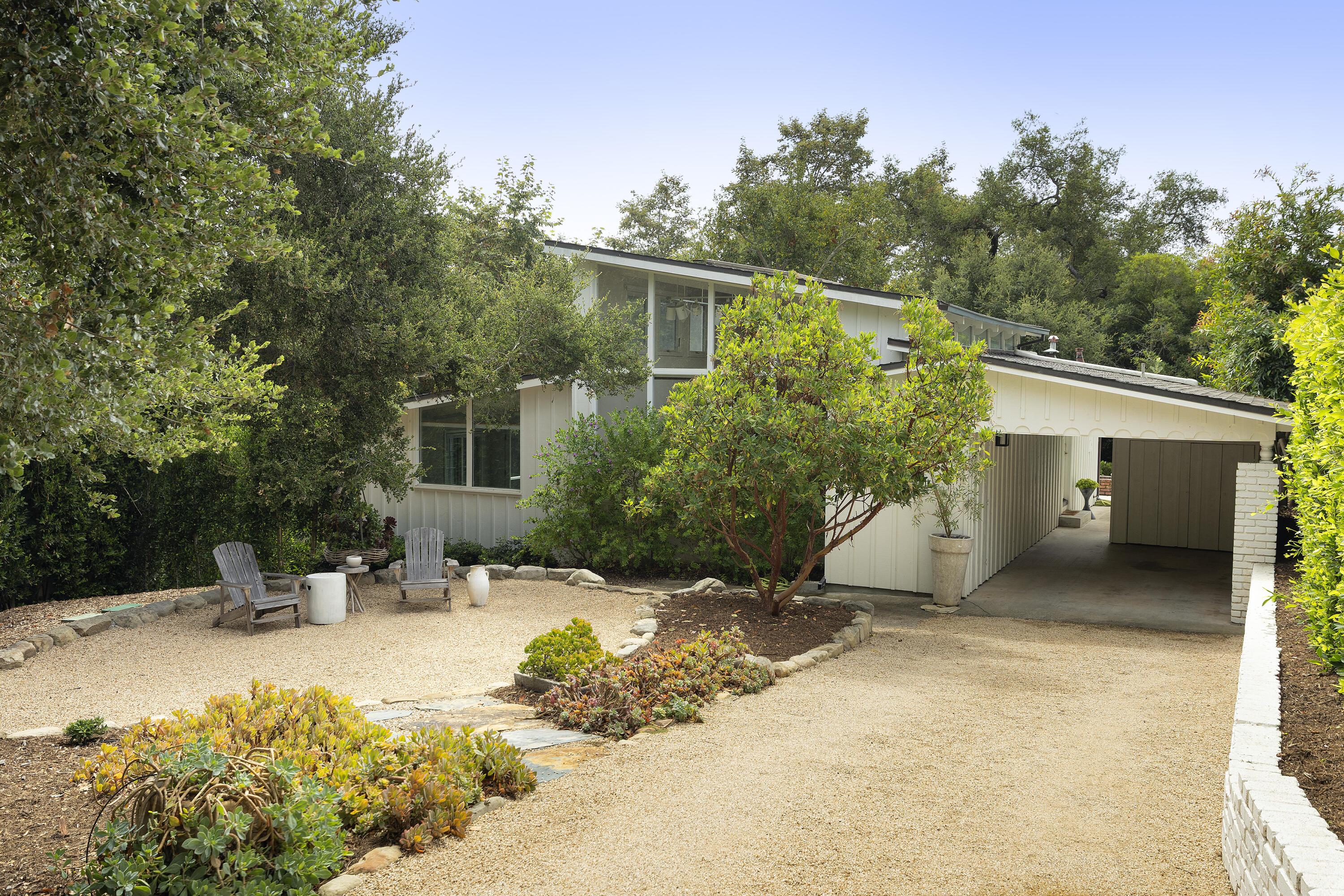 Montecito, California 93108, United States, 3 Bedrooms Bedrooms, ,3 BathroomsBathrooms,Residential,Active,205767