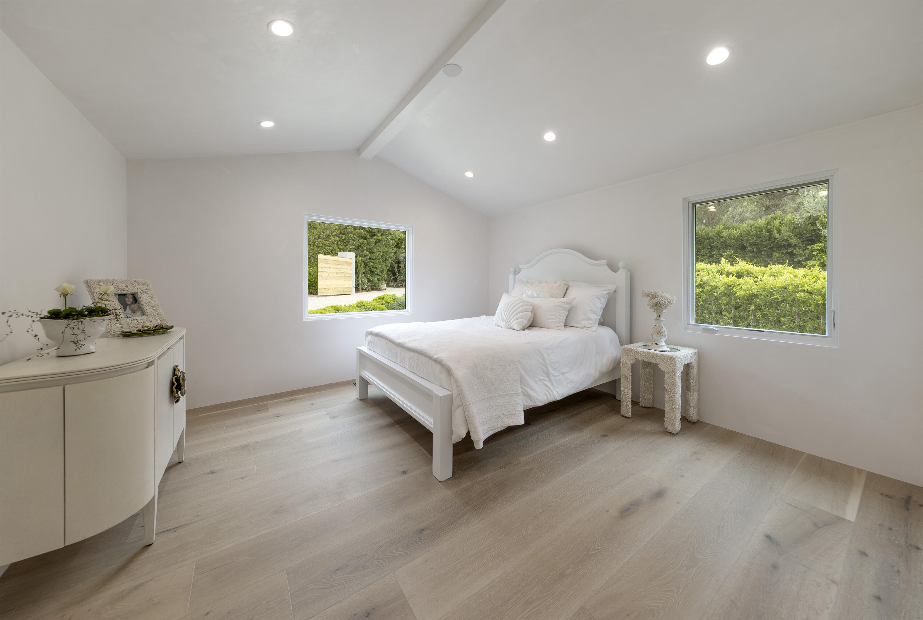 Montecito, California 93108, United States, 3 Bedrooms Bedrooms, ,3 BathroomsBathrooms,Residential,Active,205767