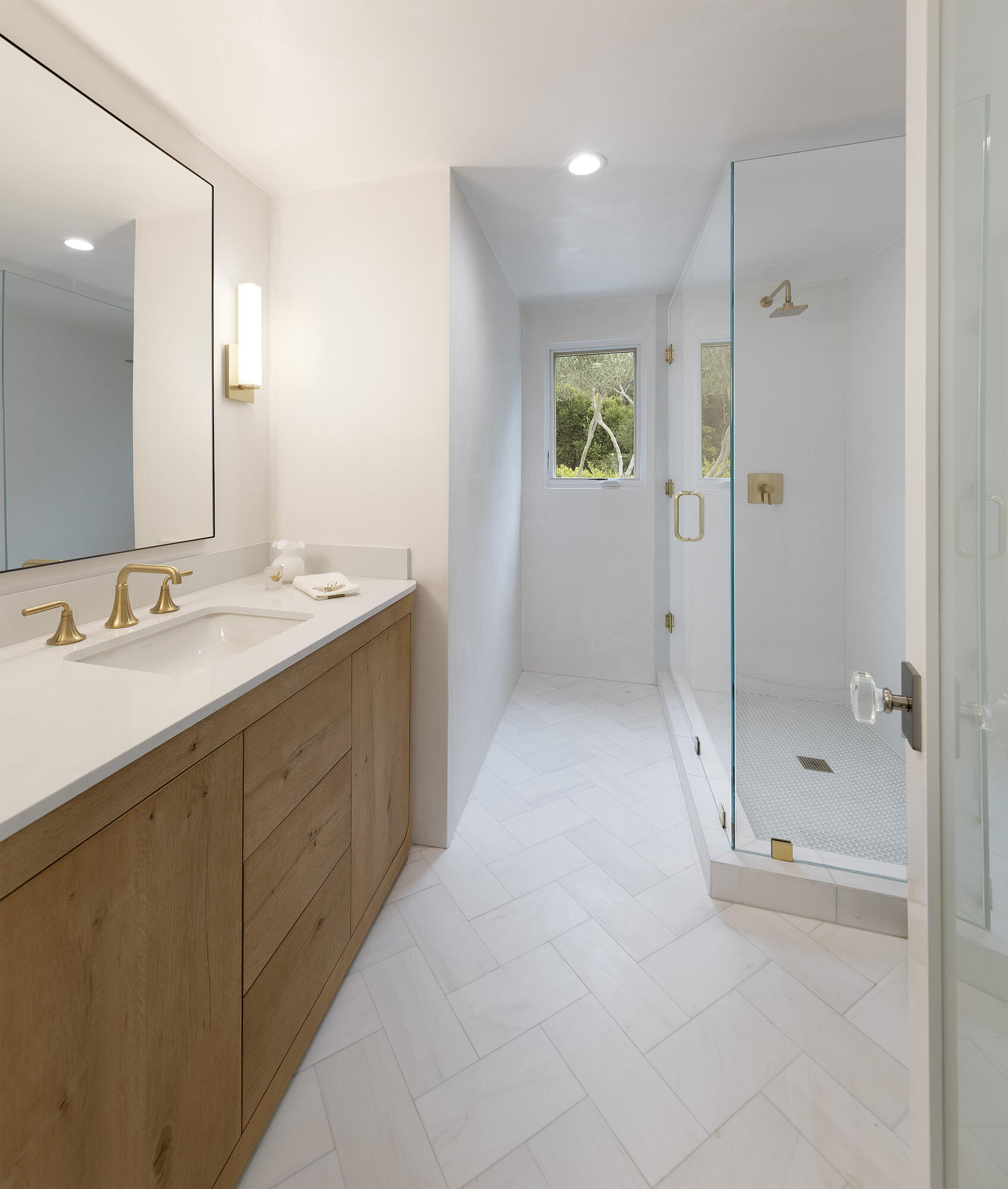 Montecito, California 93108, United States, 3 Bedrooms Bedrooms, ,3 BathroomsBathrooms,Residential,Active,205767