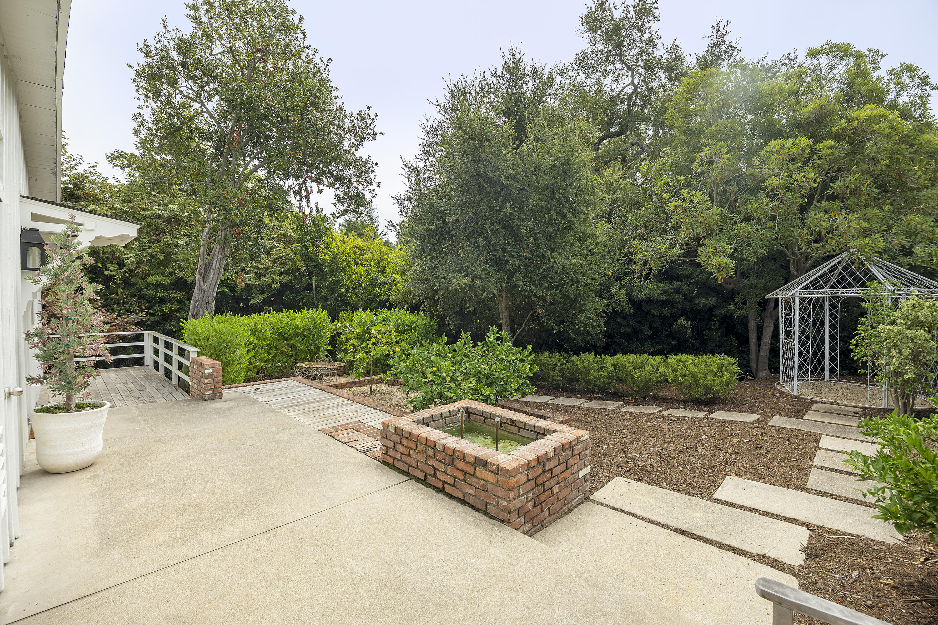 Montecito, California 93108, United States, 3 Bedrooms Bedrooms, ,3 BathroomsBathrooms,Residential,Active,205767