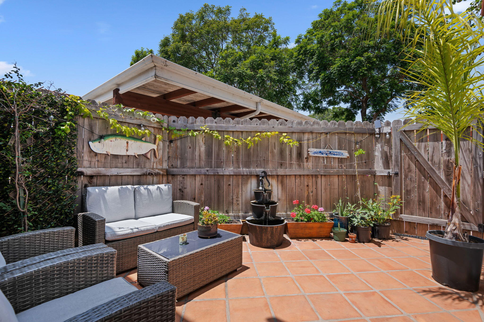 1121 San Andres Street D