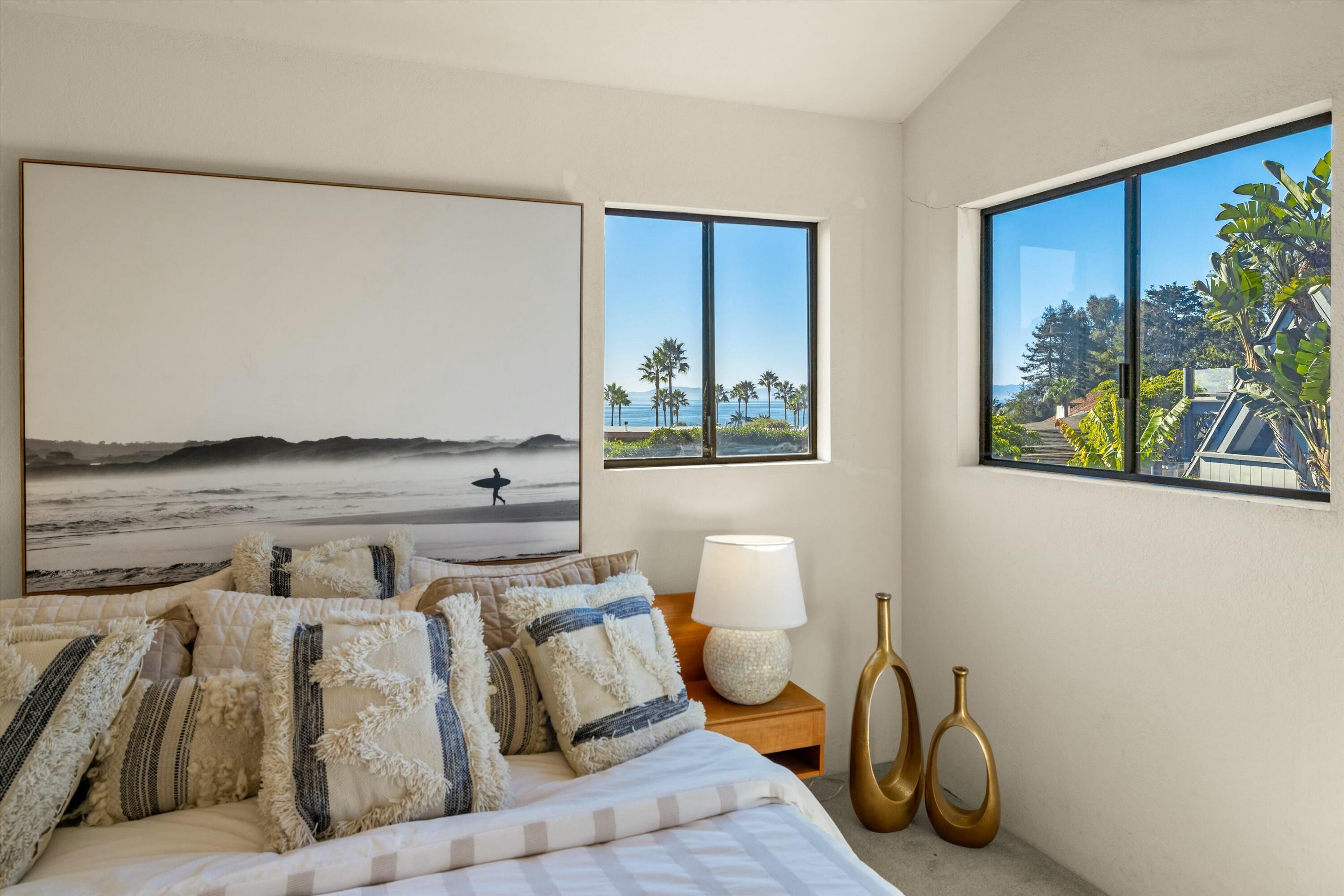 Carpinteria, California 93013, United States, 3 Bedrooms Bedrooms, ,3 BathroomsBathrooms,Residential,Pending,44560