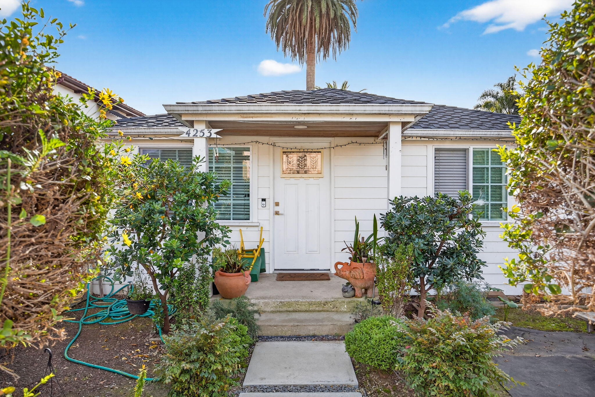 4253 Carpinteria Avenue