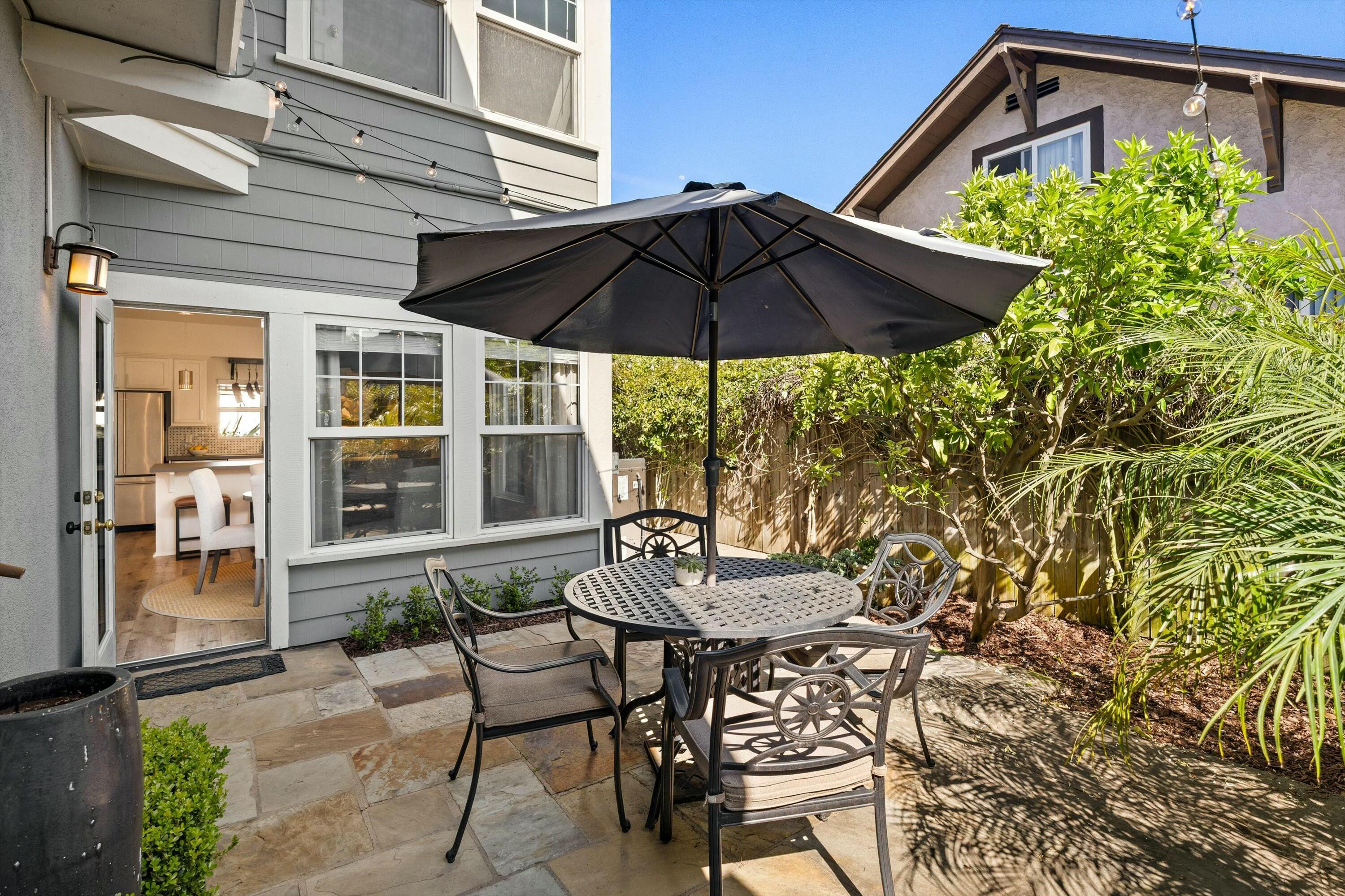 Santa Barbara, California 93101, United States, 2 Bedrooms Bedrooms, ,3 BathroomsBathrooms,Residential,Pending,105596