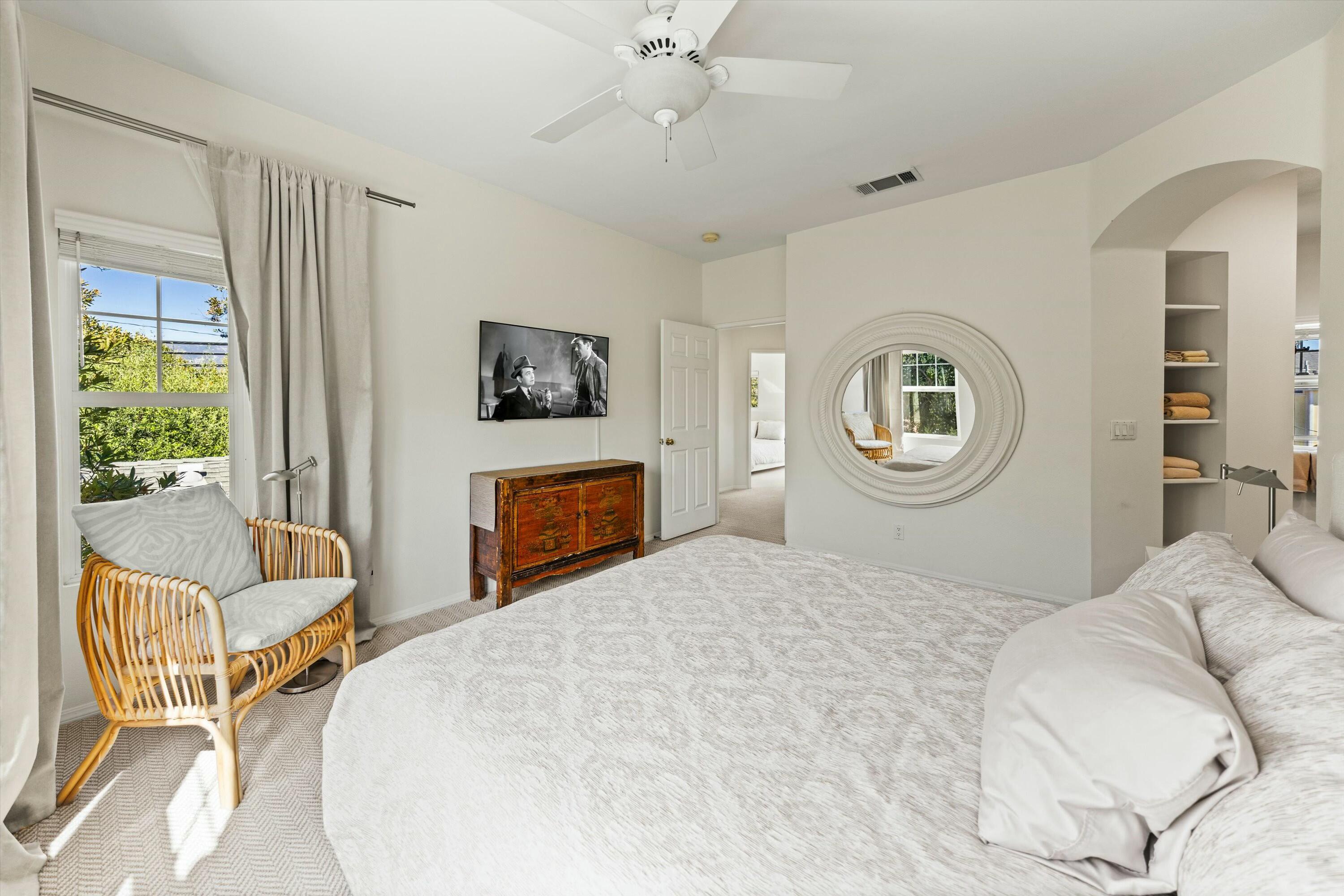 Santa Barbara, California 93101, United States, 2 Bedrooms Bedrooms, ,3 BathroomsBathrooms,Residential,Pending,105596