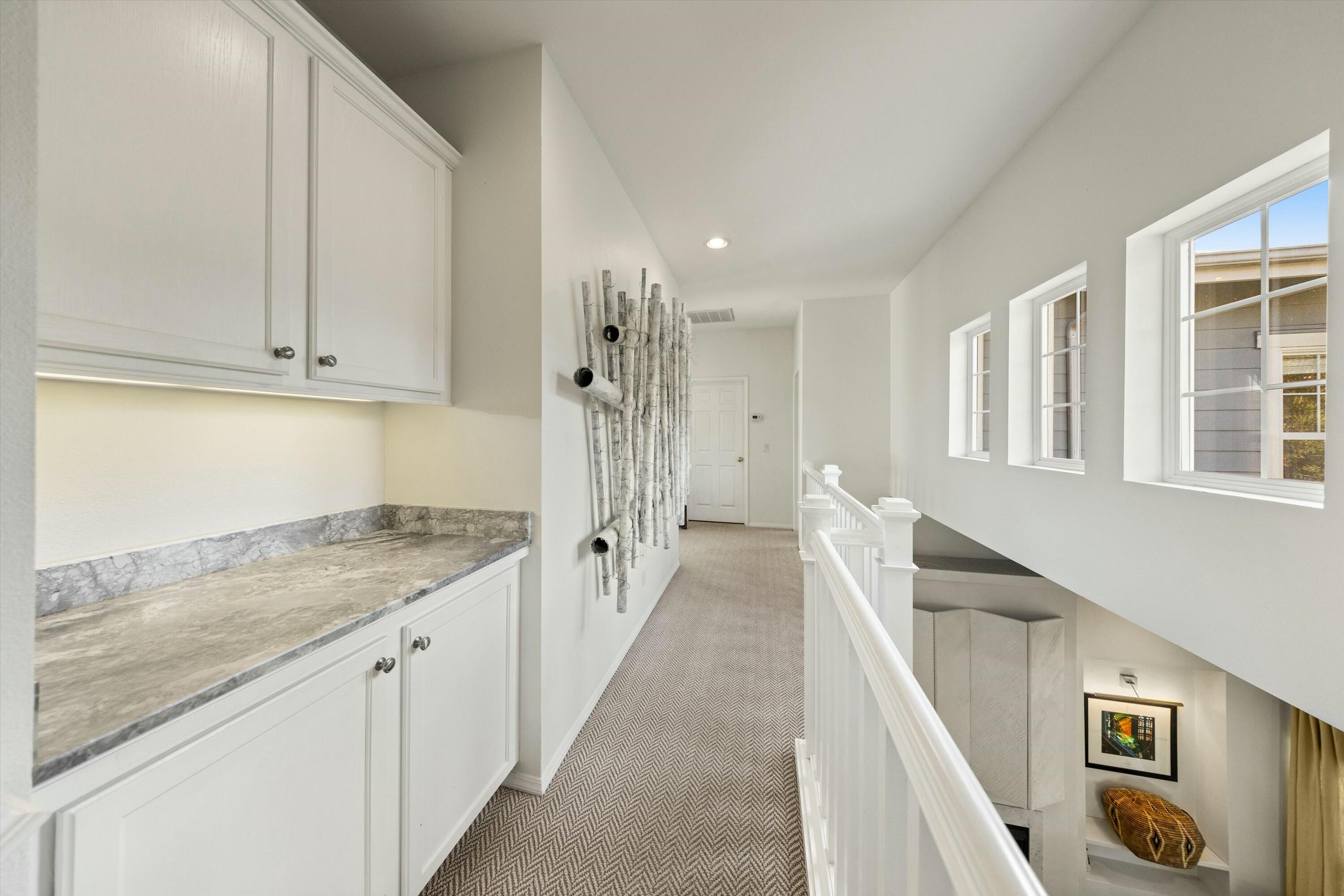 Santa Barbara, California 93101, United States, 2 Bedrooms Bedrooms, ,3 BathroomsBathrooms,Residential,Pending,105596