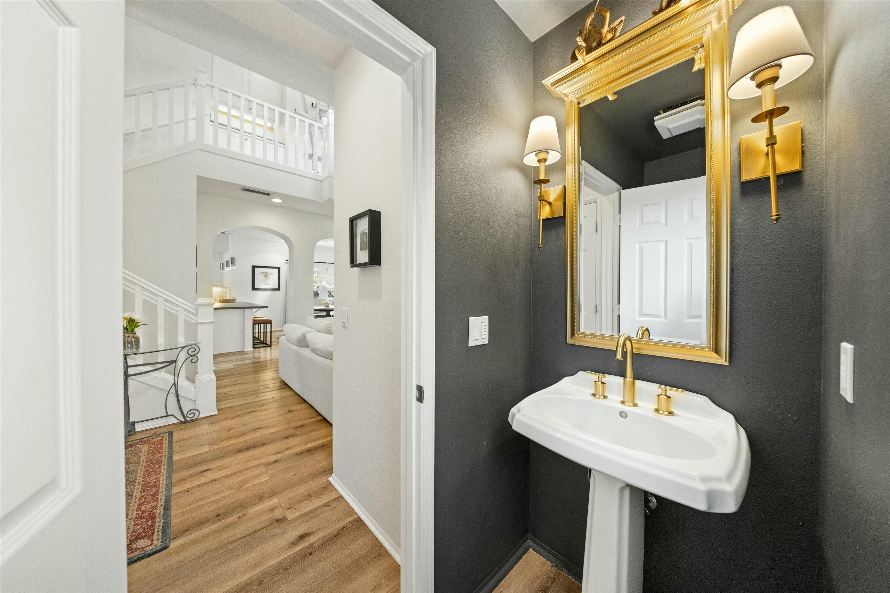 Santa Barbara, California 93101, United States, 2 Bedrooms Bedrooms, ,3 BathroomsBathrooms,Residential,Pending,105596