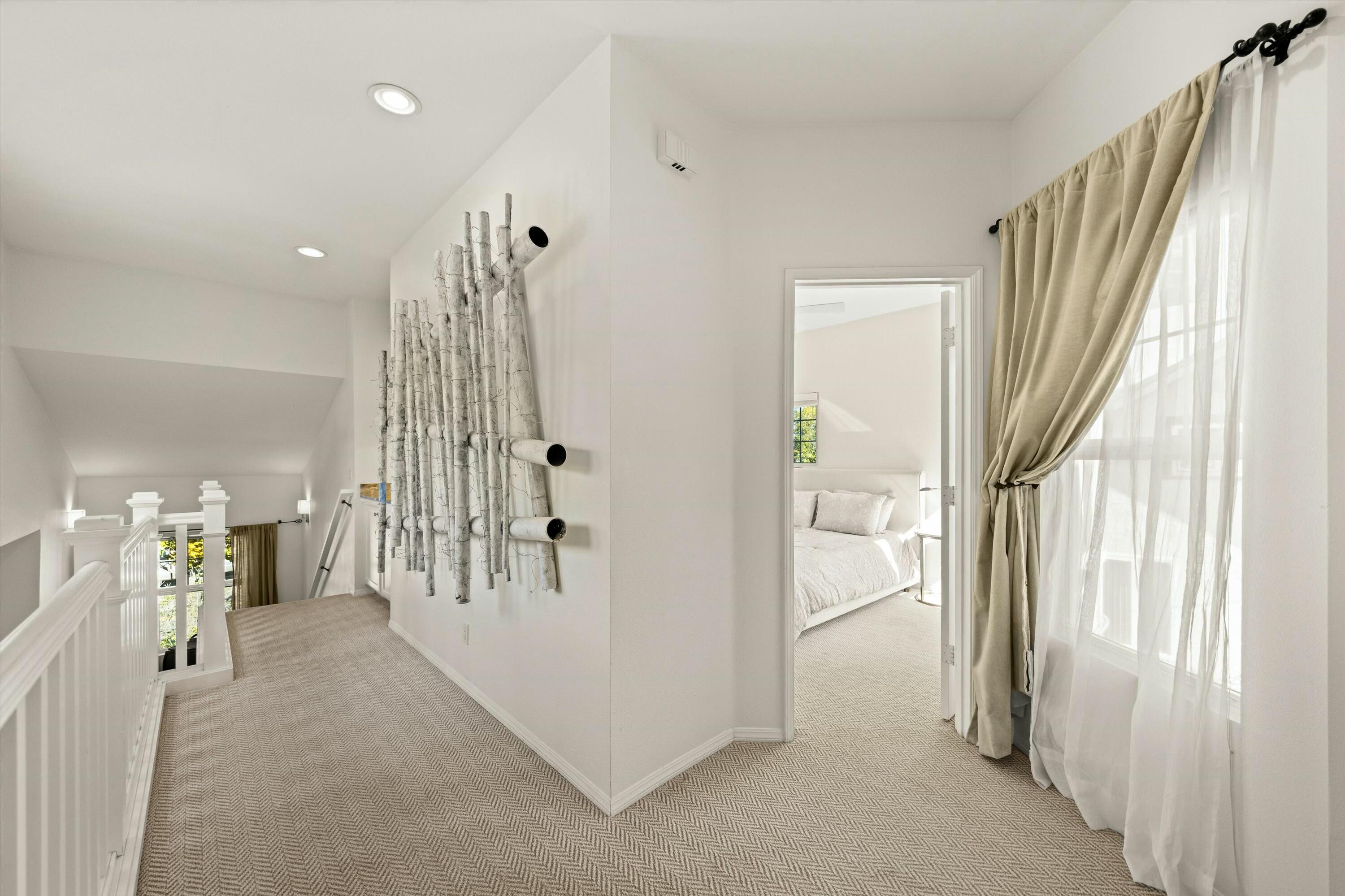 Santa Barbara, California 93101, United States, 2 Bedrooms Bedrooms, ,3 BathroomsBathrooms,Residential,Pending,105596