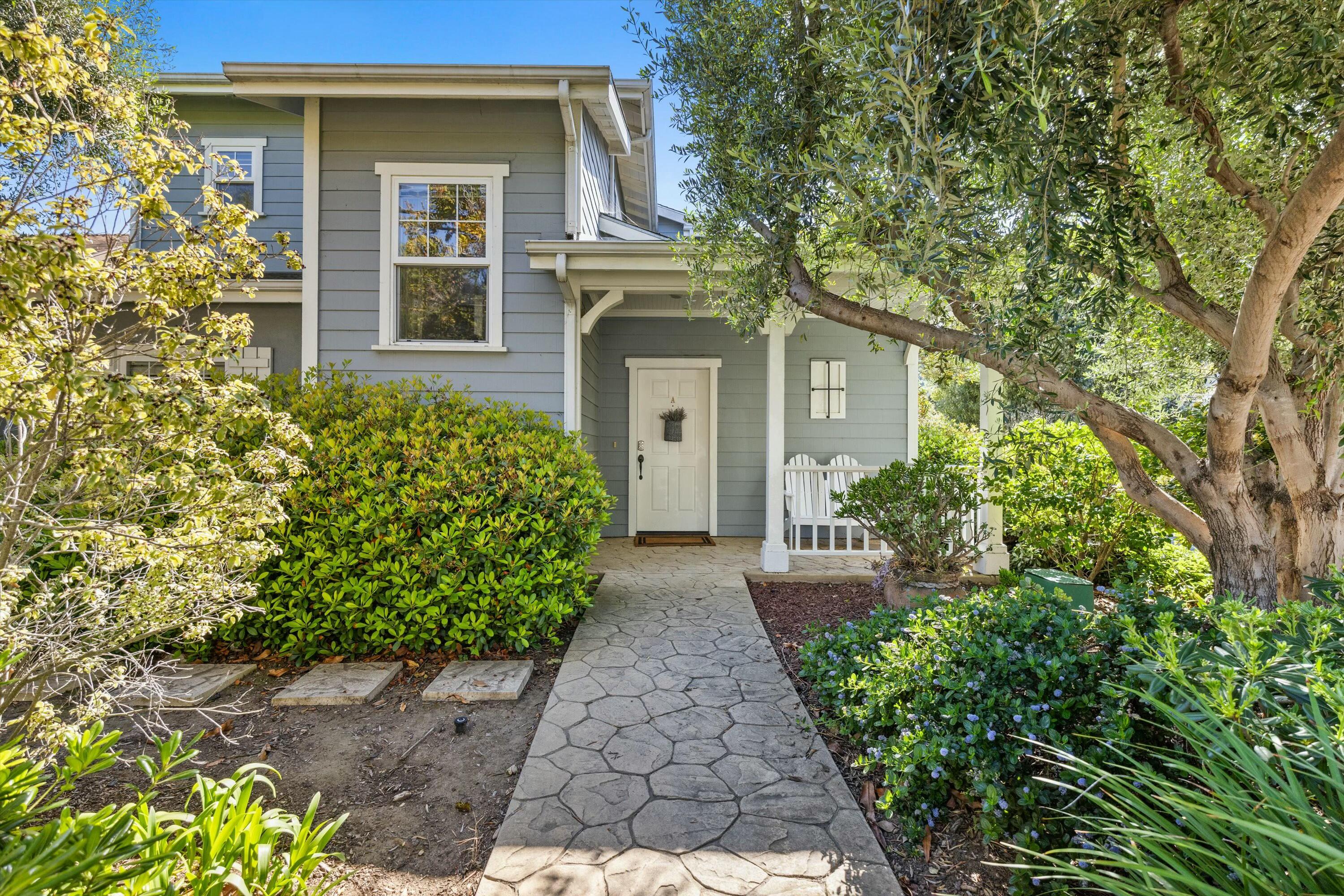 Santa Barbara, California 93101, United States, 2 Bedrooms Bedrooms, ,3 BathroomsBathrooms,Residential,Pending,105596