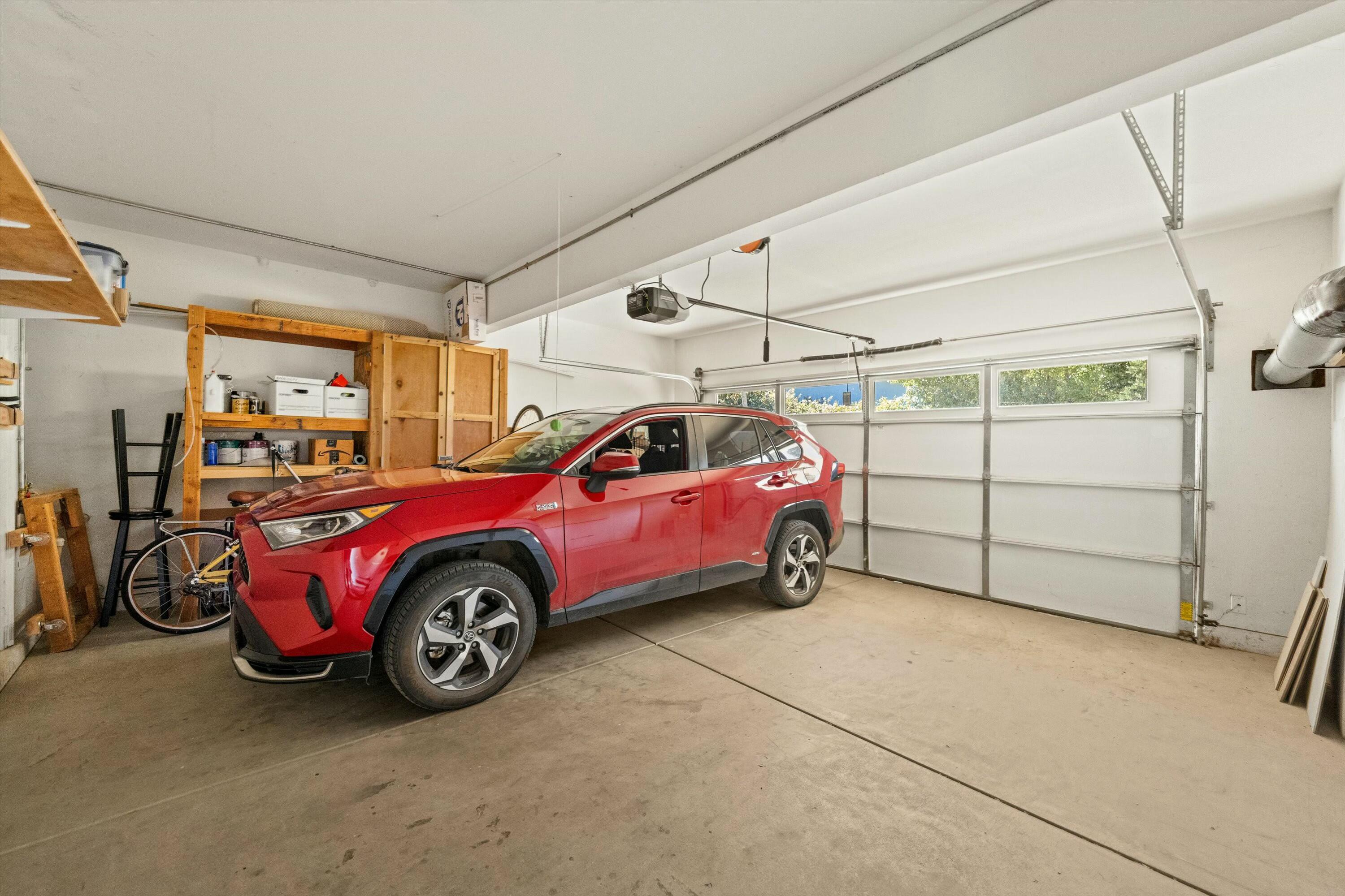 Santa Barbara, California 93101, United States, 2 Bedrooms Bedrooms, ,3 BathroomsBathrooms,Residential,Pending,105596