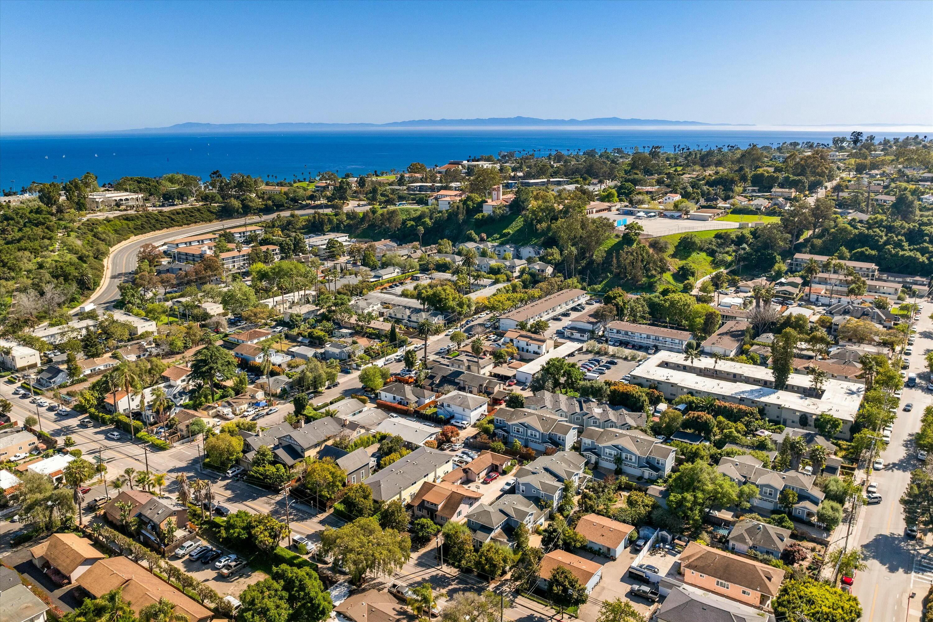 Santa Barbara, California 93101, United States, 2 Bedrooms Bedrooms, ,3 BathroomsBathrooms,Residential,Pending,105596