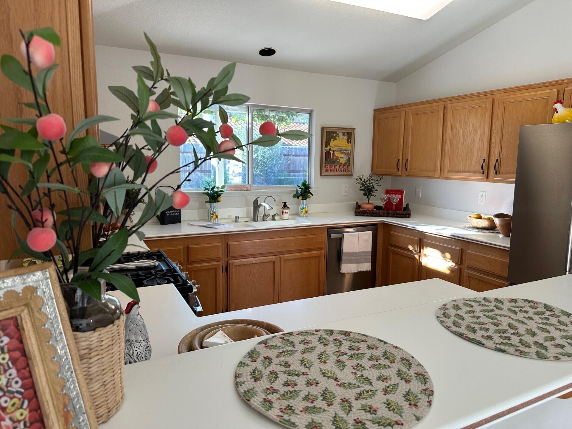 Los Alamos, California 93440, United States, 3 Bedrooms Bedrooms, ,3 BathroomsBathrooms,Residential,Active,247306