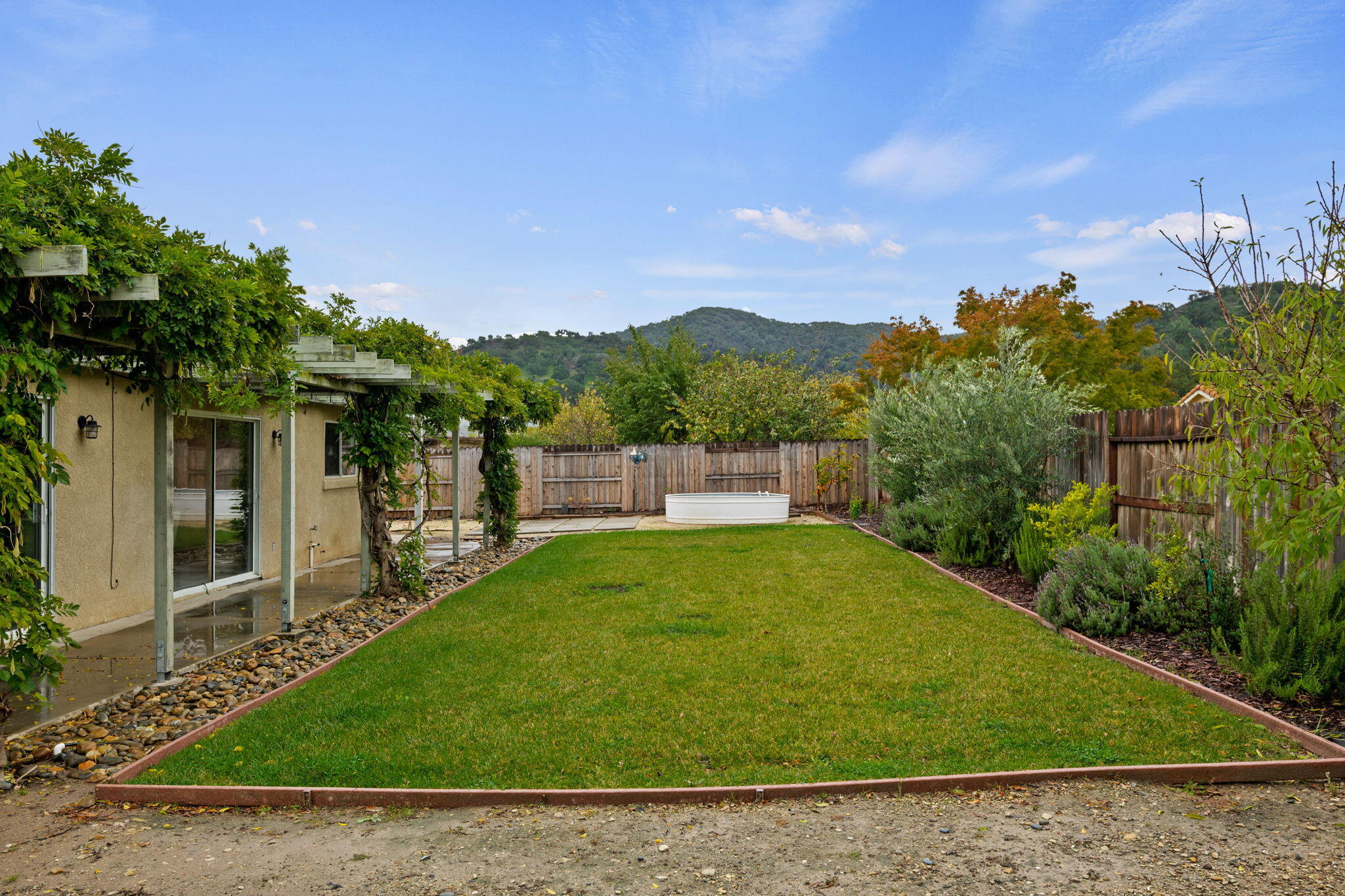 Los Alamos, California 93440, United States, 3 Bedrooms Bedrooms, ,3 BathroomsBathrooms,Residential,Active,247306