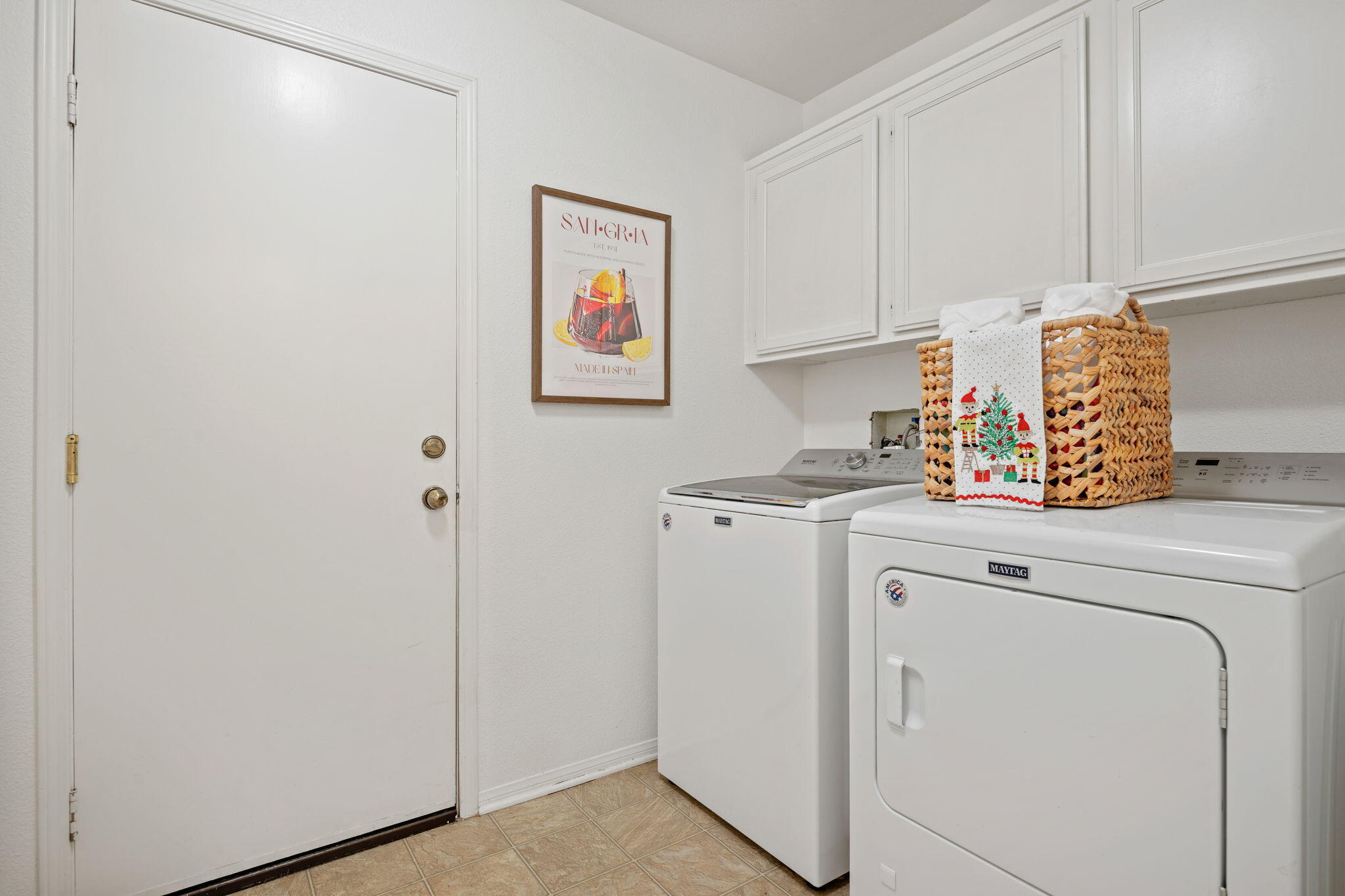 Los Alamos, California 93440, United States, 3 Bedrooms Bedrooms, ,3 BathroomsBathrooms,Residential,Active,247306