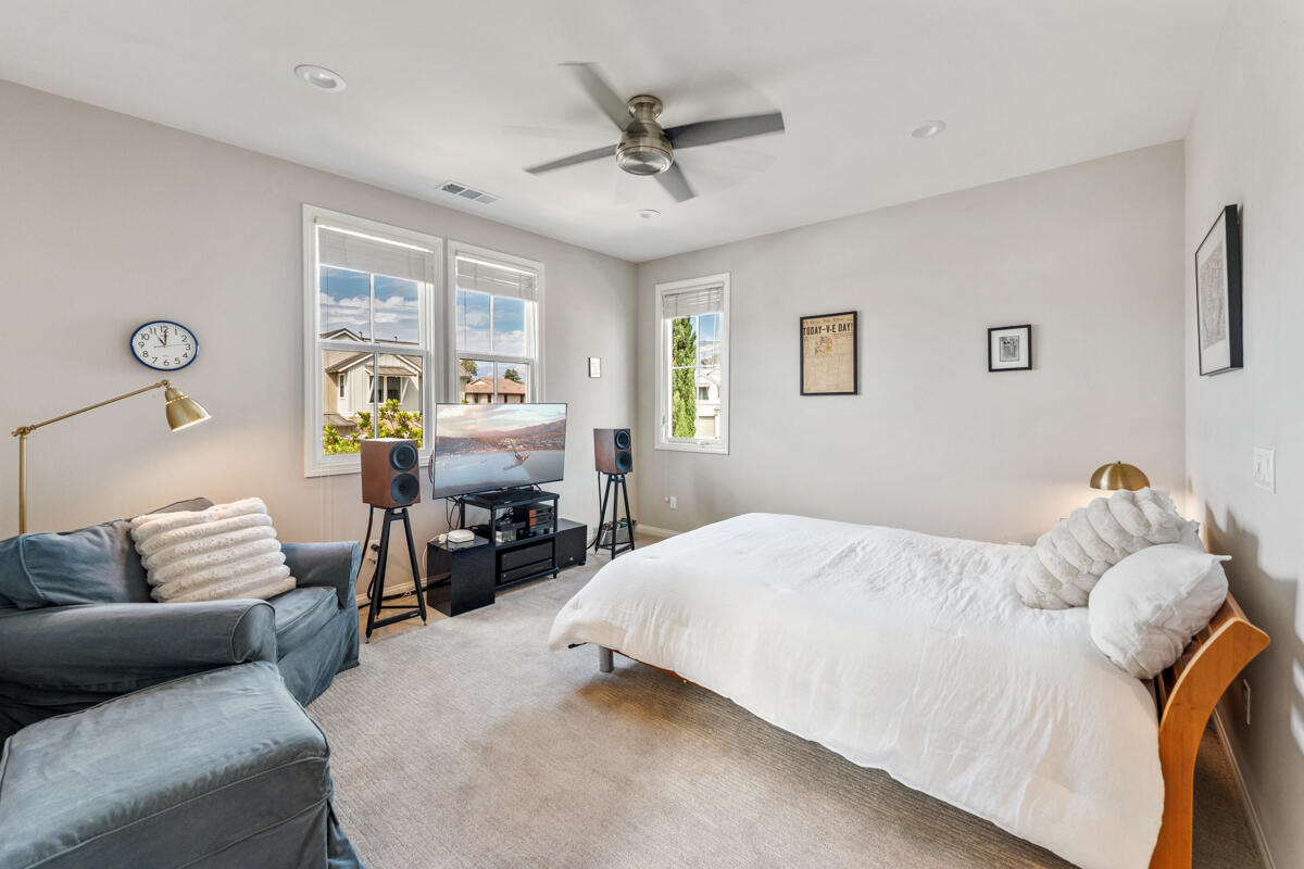 Santa Barbara, California 93111, United States, 2 Bedrooms Bedrooms, ,3 BathroomsBathrooms,Residential,Active,216792