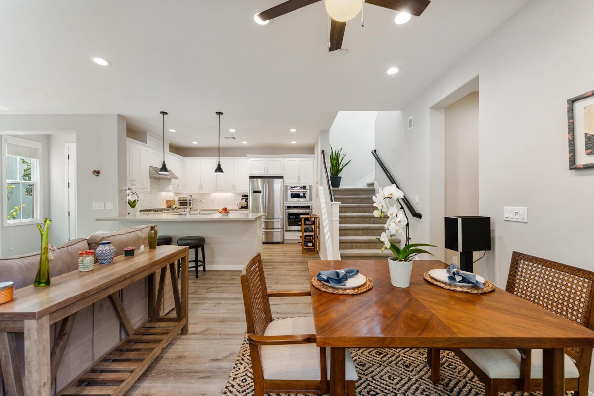 Santa Barbara, California 93111, United States, 2 Bedrooms Bedrooms, ,3 BathroomsBathrooms,Residential,Active,216792