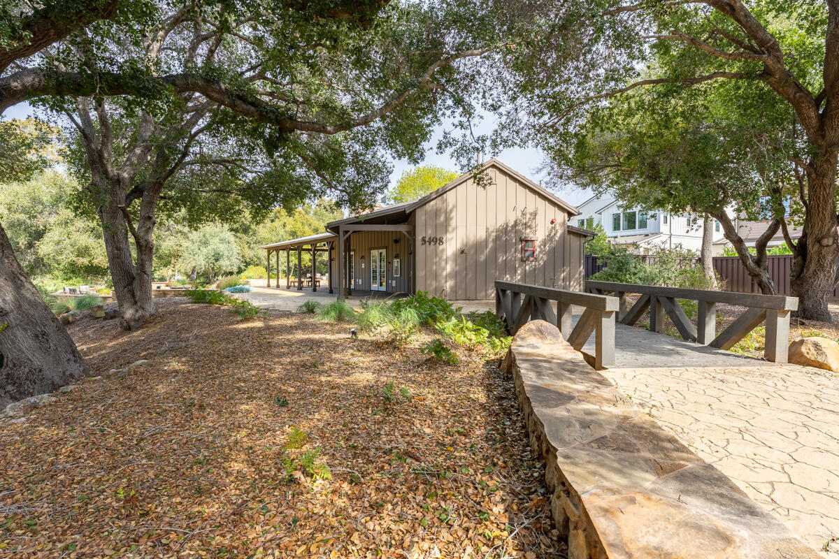 Santa Barbara, California 93111, United States, 2 Bedrooms Bedrooms, ,3 BathroomsBathrooms,Residential,Active,216792