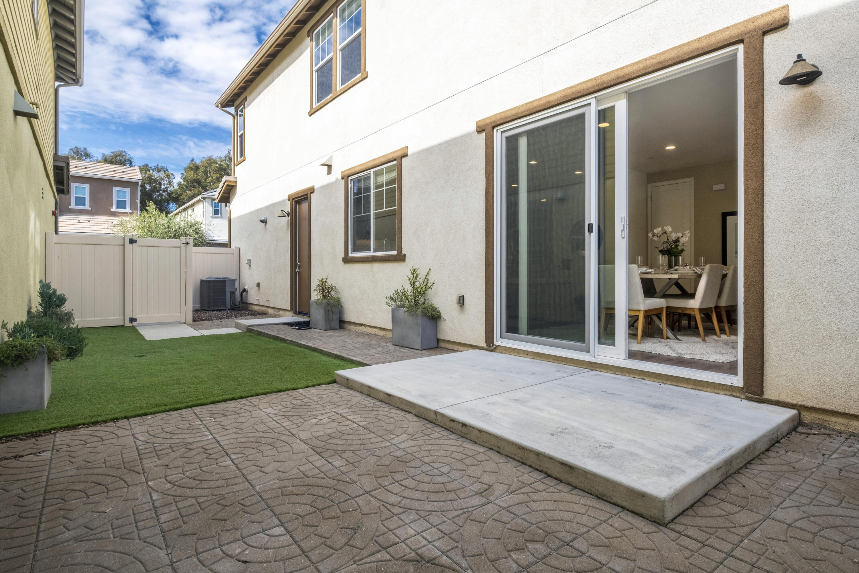 Goleta, California 93117, United States, 4 Bedrooms Bedrooms, ,3 BathroomsBathrooms,Residential,Pending,82344