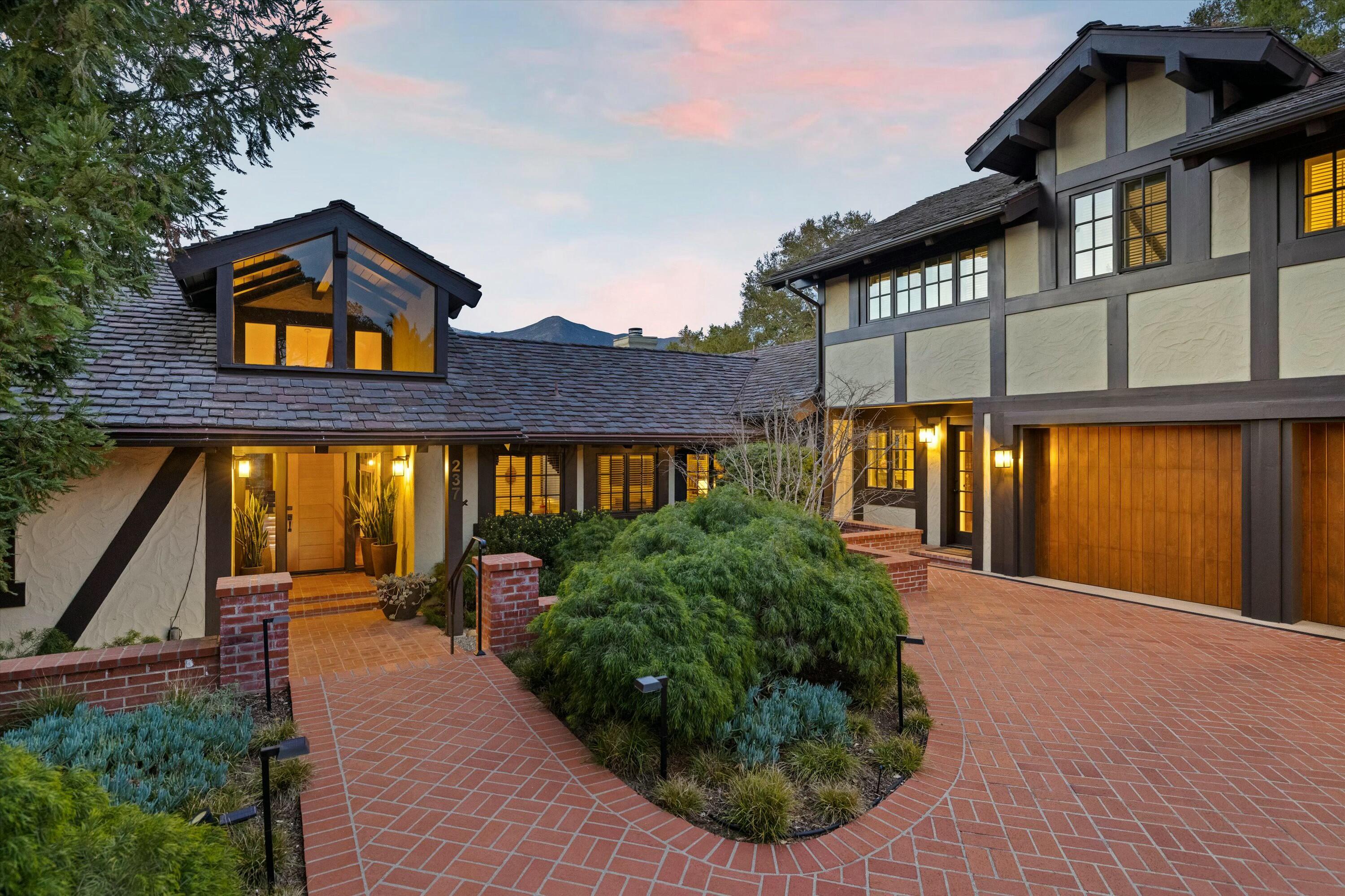 Santa Barbara, California 93108, United States, 4 Bedrooms Bedrooms, ,5 BathroomsBathrooms,Residential,Active,85075