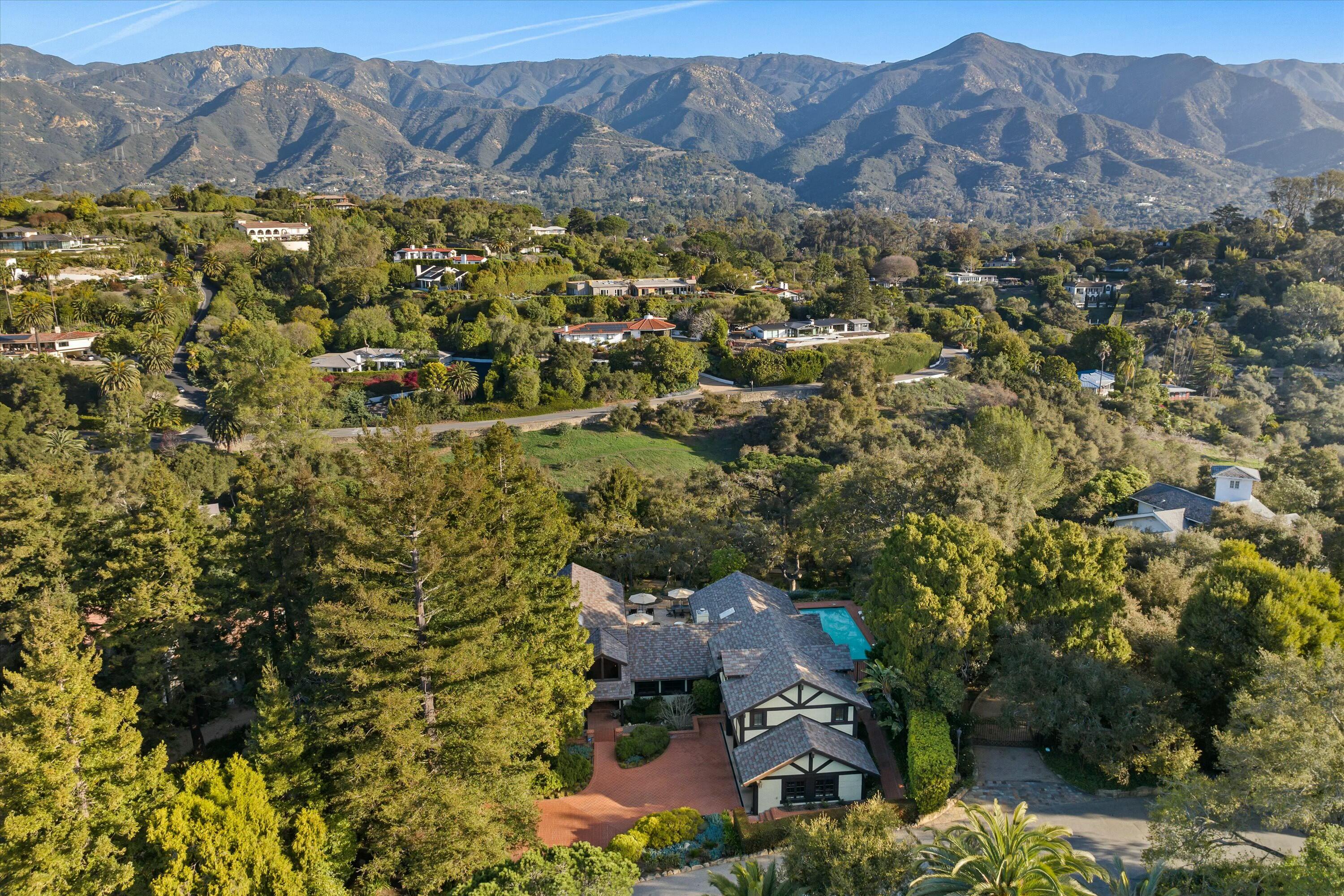 Santa Barbara, California 93108, United States, 4 Bedrooms Bedrooms, ,5 BathroomsBathrooms,Residential,Active,85075