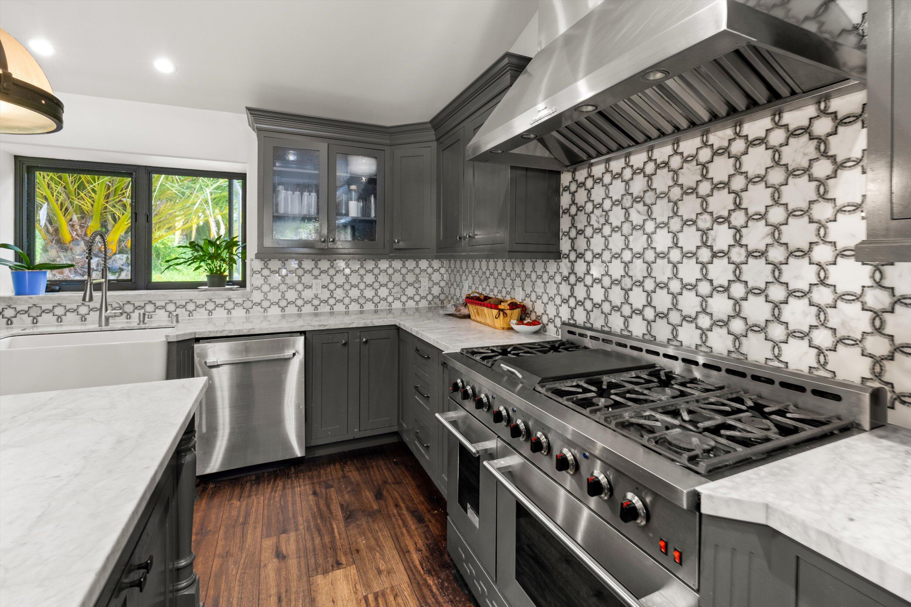 Montecito, California 93108, United States, 8 Bedrooms Bedrooms, ,9 BathroomsBathrooms,Residential,Active,150239