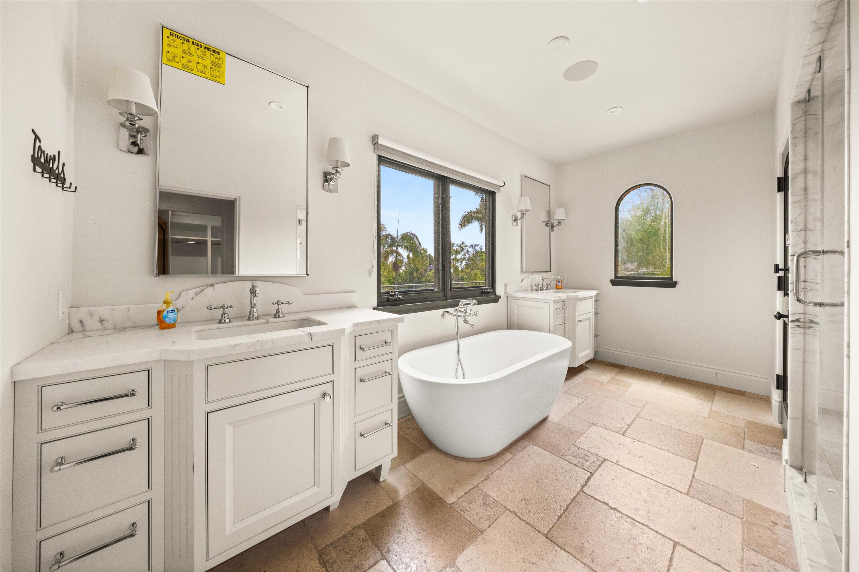 Montecito, California 93108, United States, 8 Bedrooms Bedrooms, ,9 BathroomsBathrooms,Residential,Active,150239