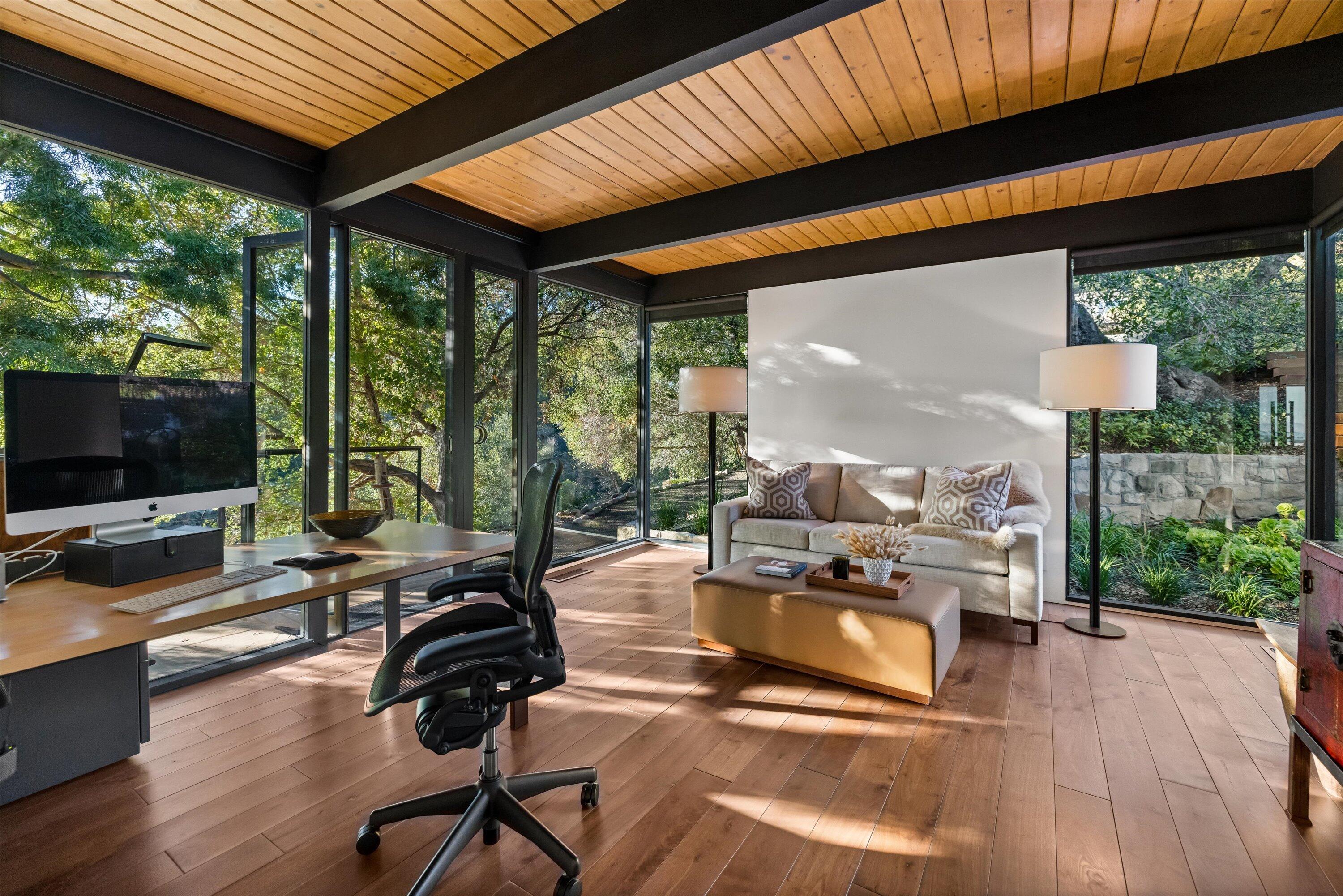 Santa Barbara, California 93103, United States, 3 Bedrooms Bedrooms, ,4 BathroomsBathrooms,Residential,Active,82162