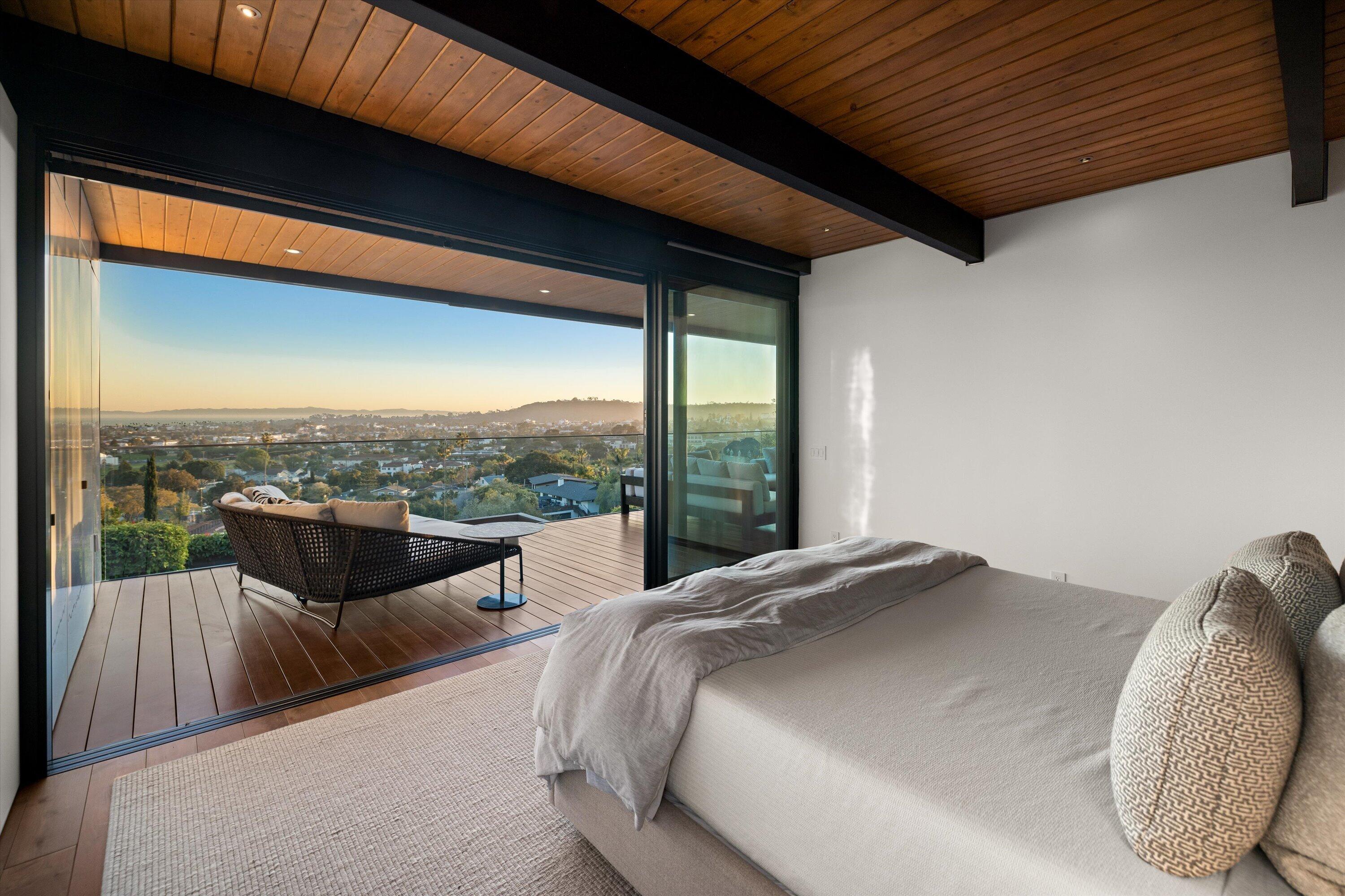 Santa Barbara, California 93103, United States, 3 Bedrooms Bedrooms, ,4 BathroomsBathrooms,Residential,Active,82162