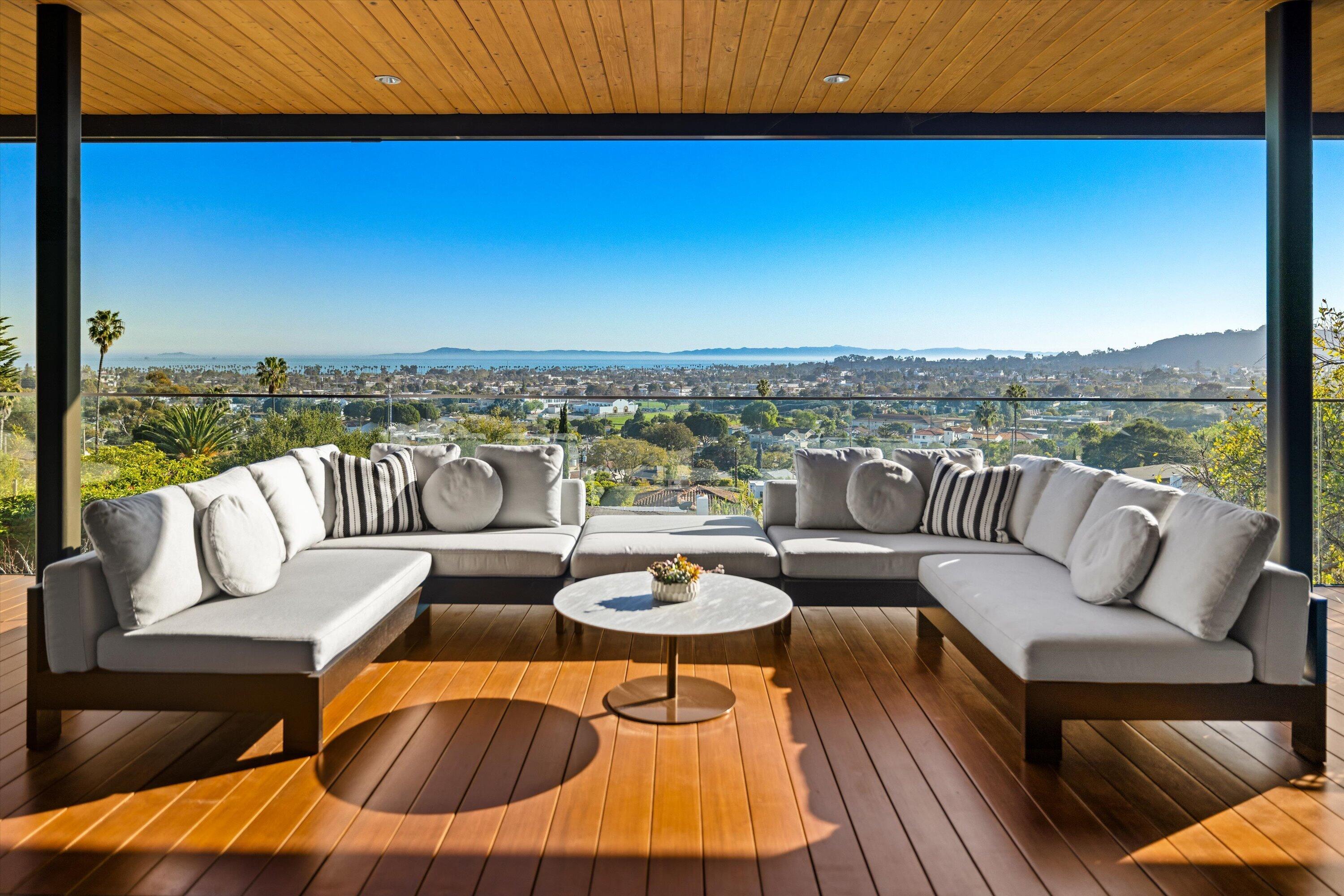 Santa Barbara, California 93103, United States, 3 Bedrooms Bedrooms, ,4 BathroomsBathrooms,Residential,Active,82162