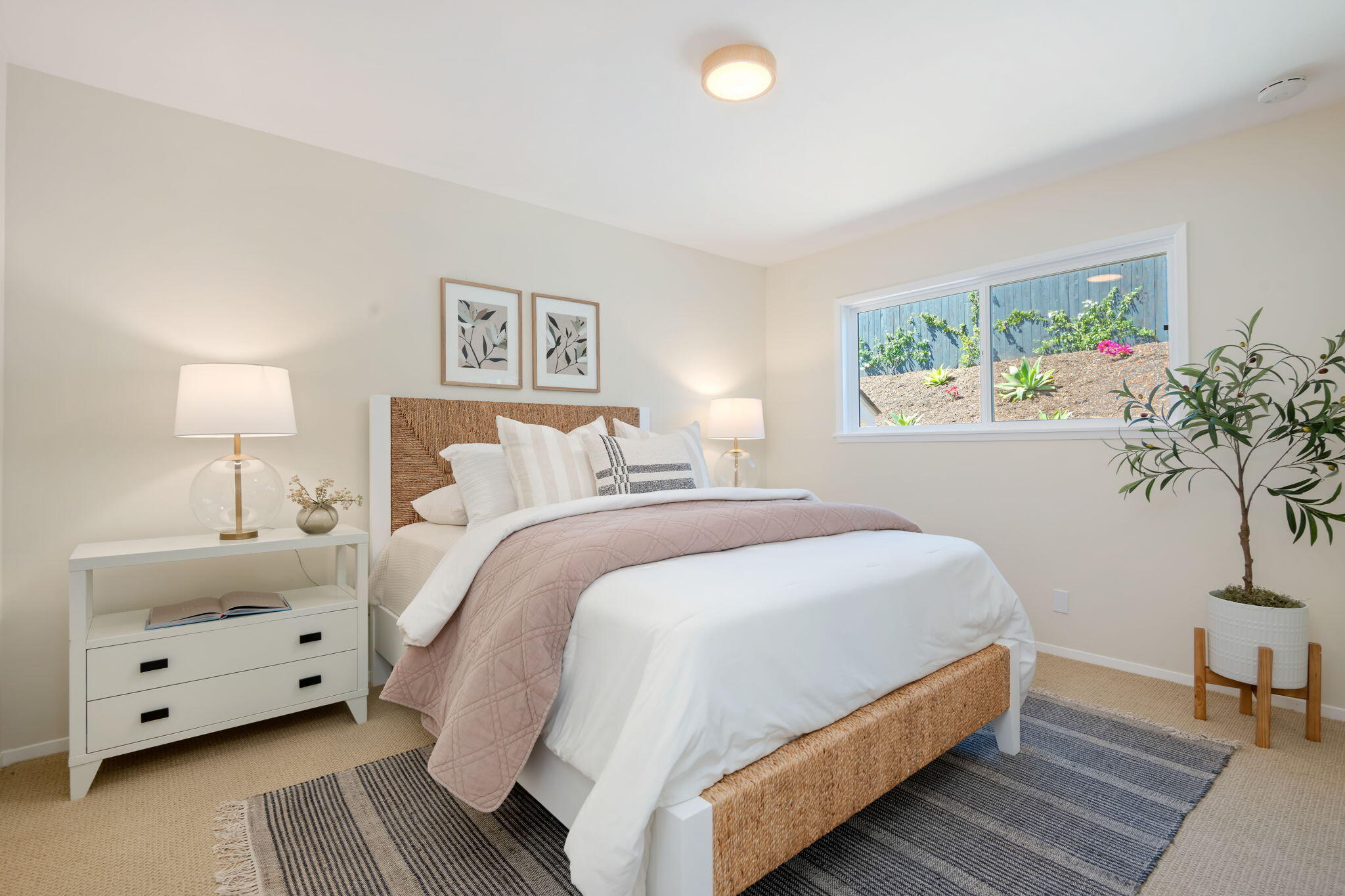 Santa Barbara, California 93109, United States, 3 Bedrooms Bedrooms, ,2 BathroomsBathrooms,Residential,Active,172394